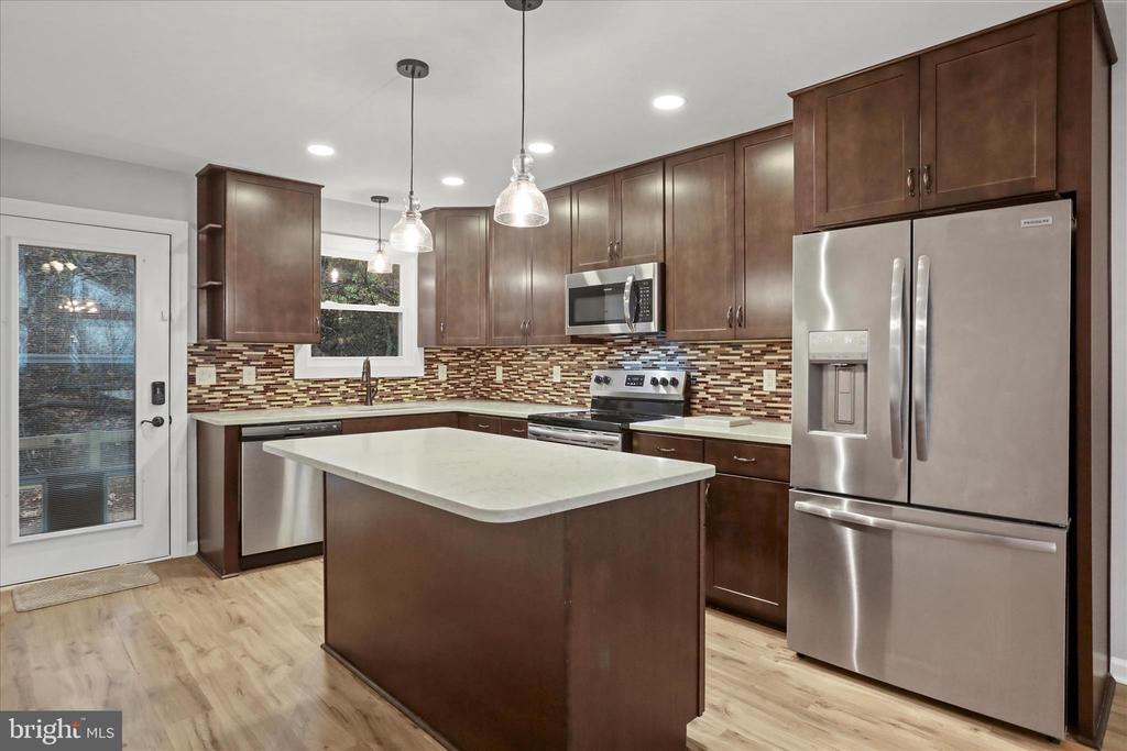 Front Royal, Virginia, 22630, United States, 3 Bedrooms Bedrooms, ,3 BathroomsBathrooms,Residential,For Sale,1996809