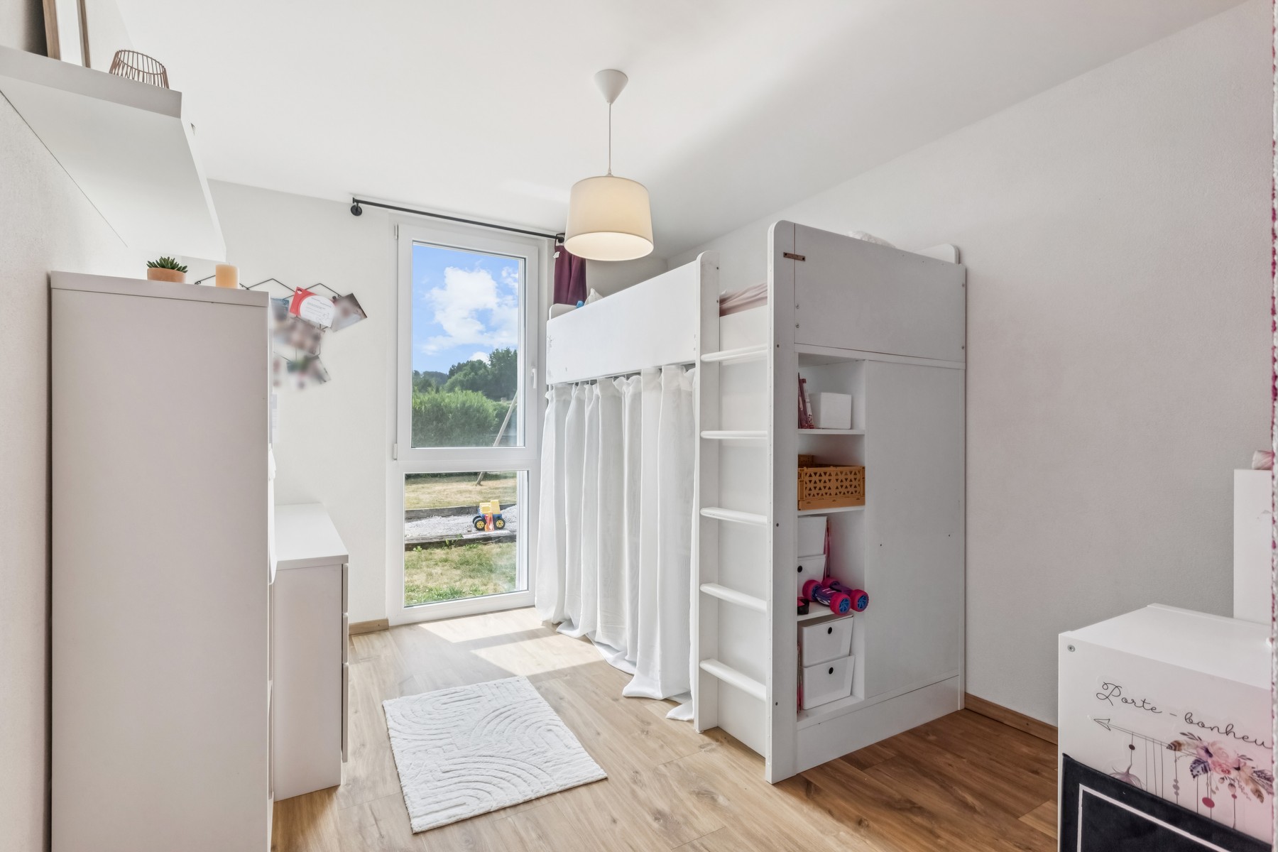  4.5-room apartment with a private garden and breathtaking views of Moléson - 物件實景