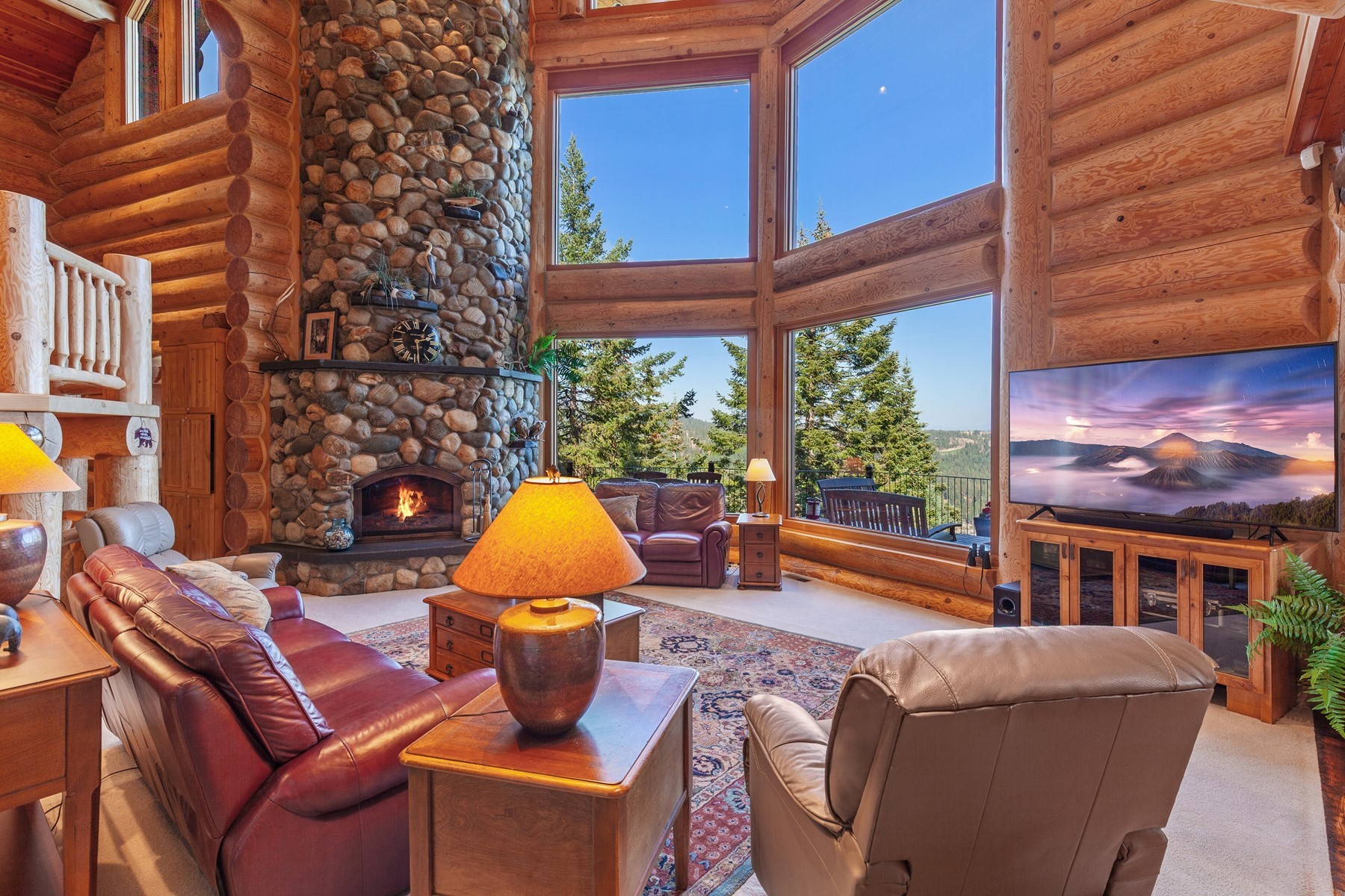  Log Estate overlooking Lake Coeur d
