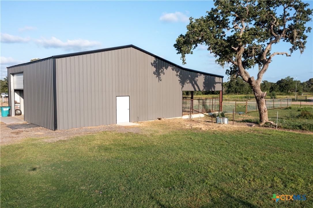 Goliad, Texas, 77963, United States, 4 Bedrooms Bedrooms, ,3 BathroomsBathrooms,Residential,For Sale,1895405