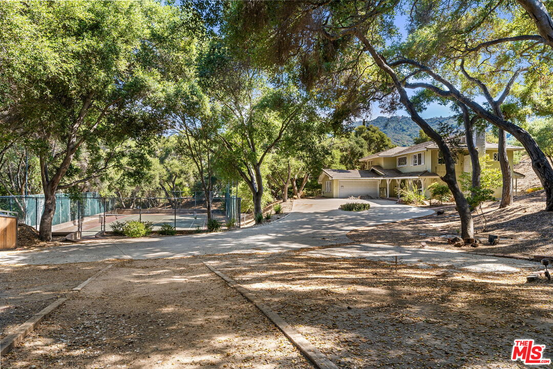 Calabasas, California, 91302, United States, 5 Bedrooms Bedrooms, ,4 BathroomsBathrooms,Residential,For Sale,1911513