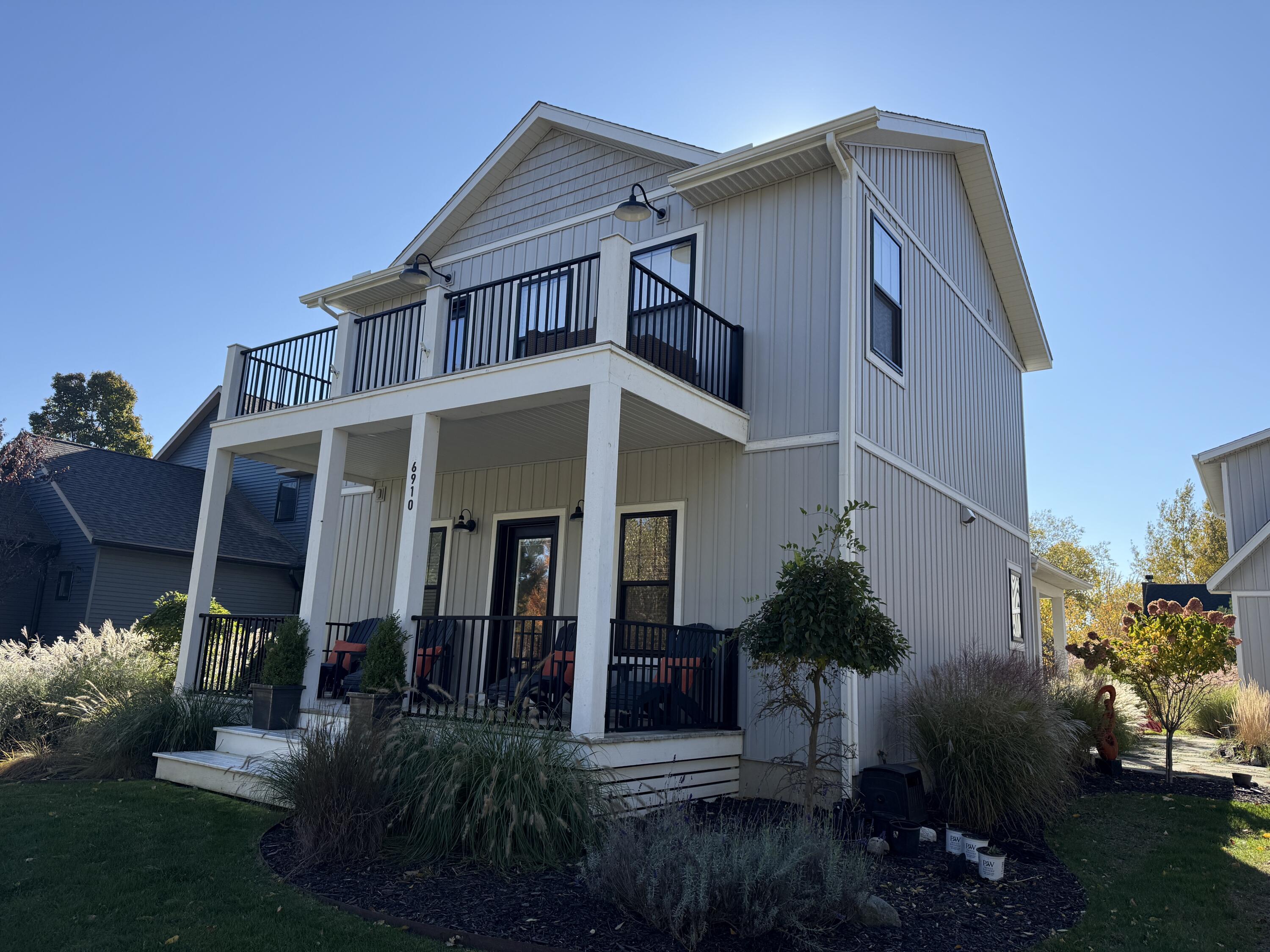 Douglas, Michigan, 49406, United States, 3 Bedrooms Bedrooms, ,3 BathroomsBathrooms,Residential,For Sale,1979342