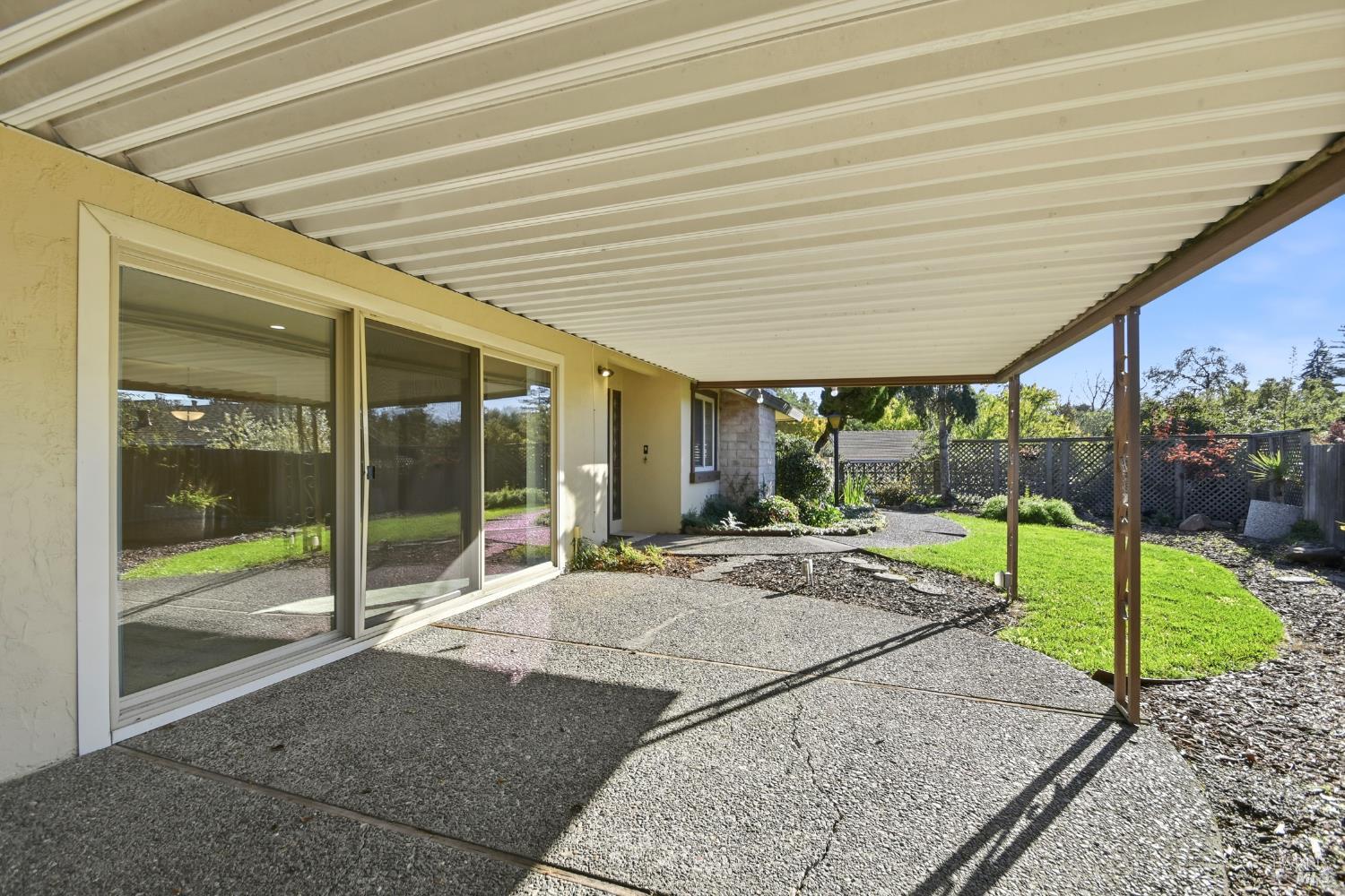 Santa Rosa, California, 95403, United States, 3 Bedrooms Bedrooms, ,2 BathroomsBathrooms,Residential,For Sale,1997144