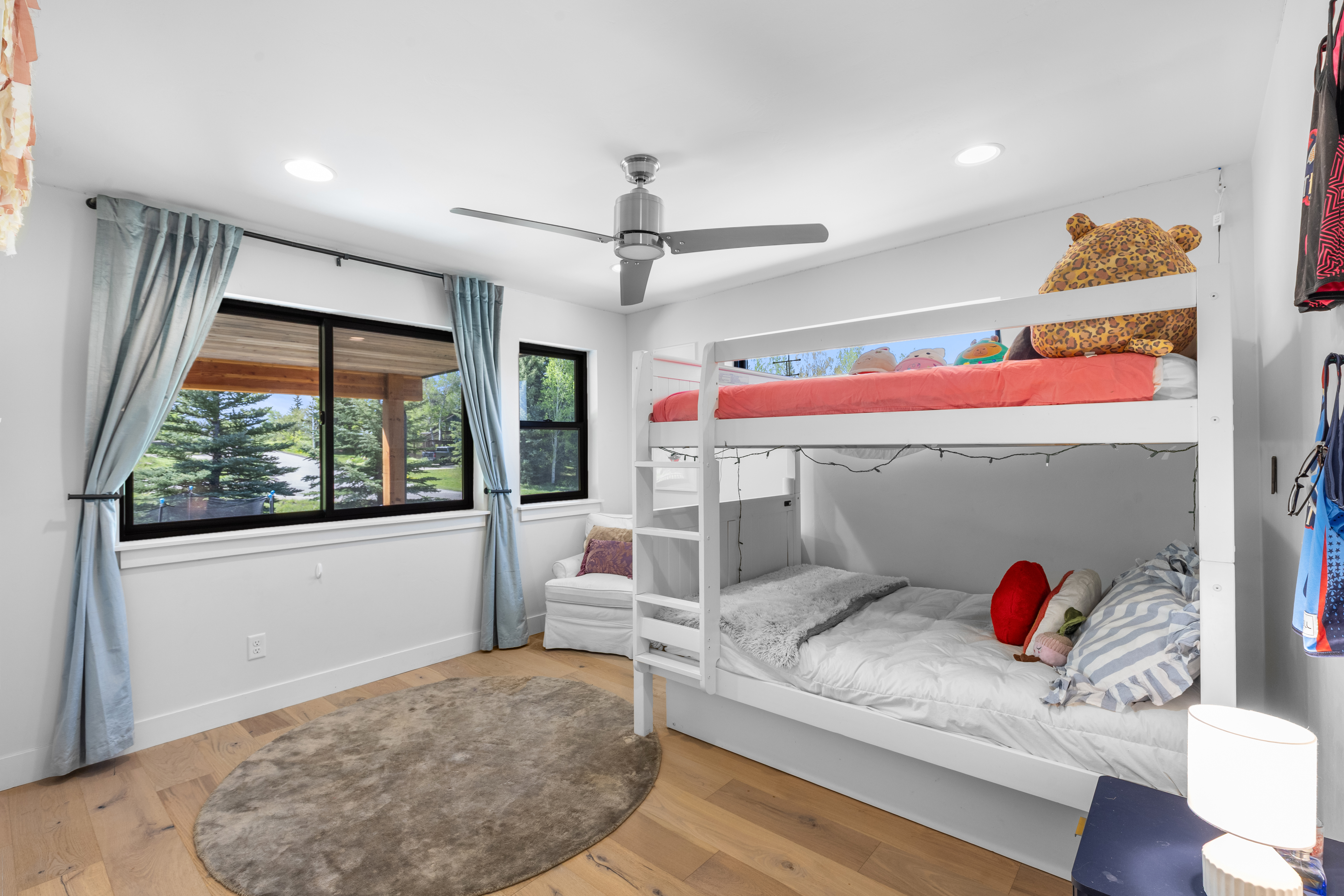  MODERN FISH CREEK AREA HOME - 物件實景