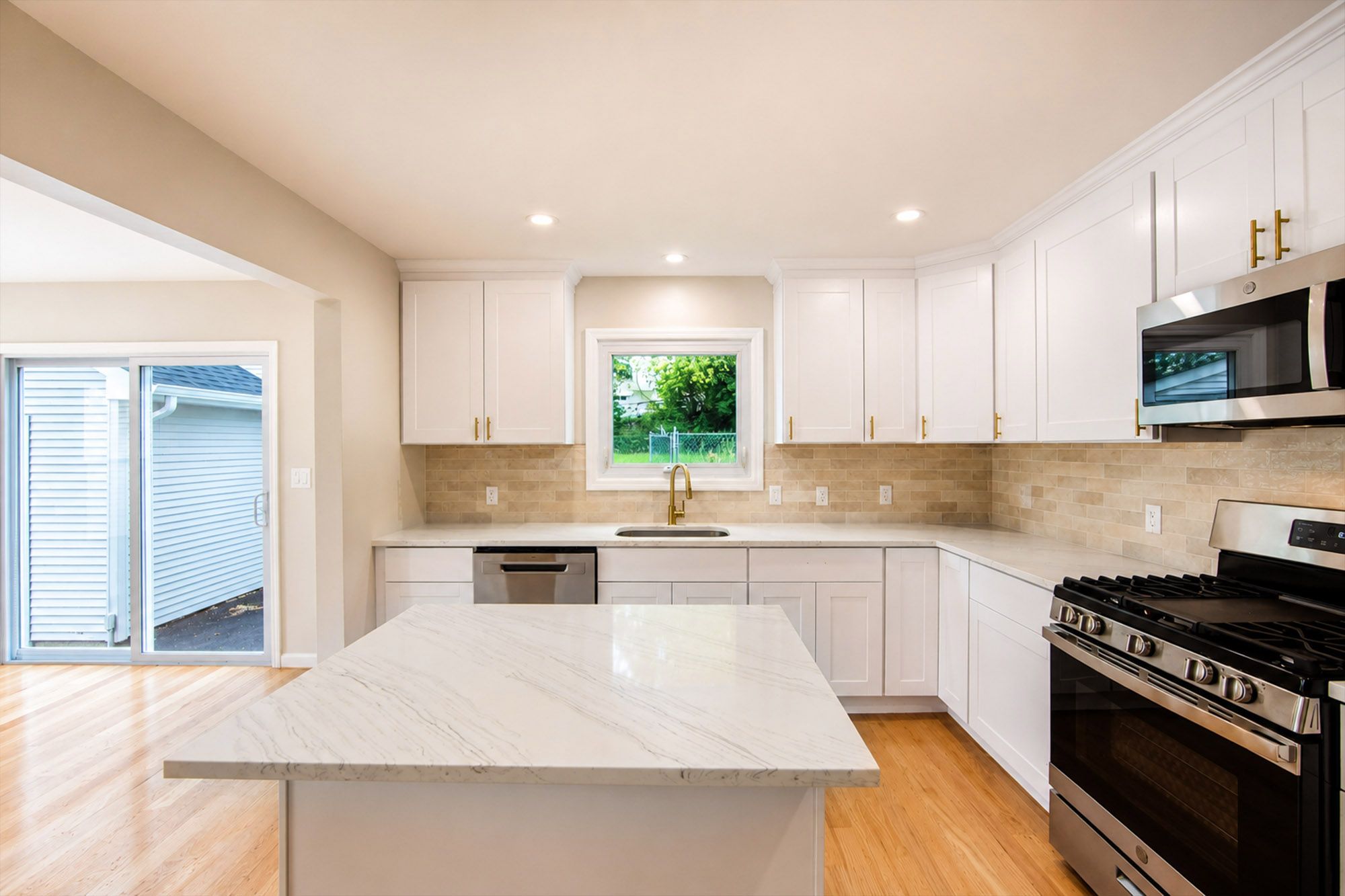  195 Van Winkle Street, East Rutherford, NJ, 07073 - 物件實景
