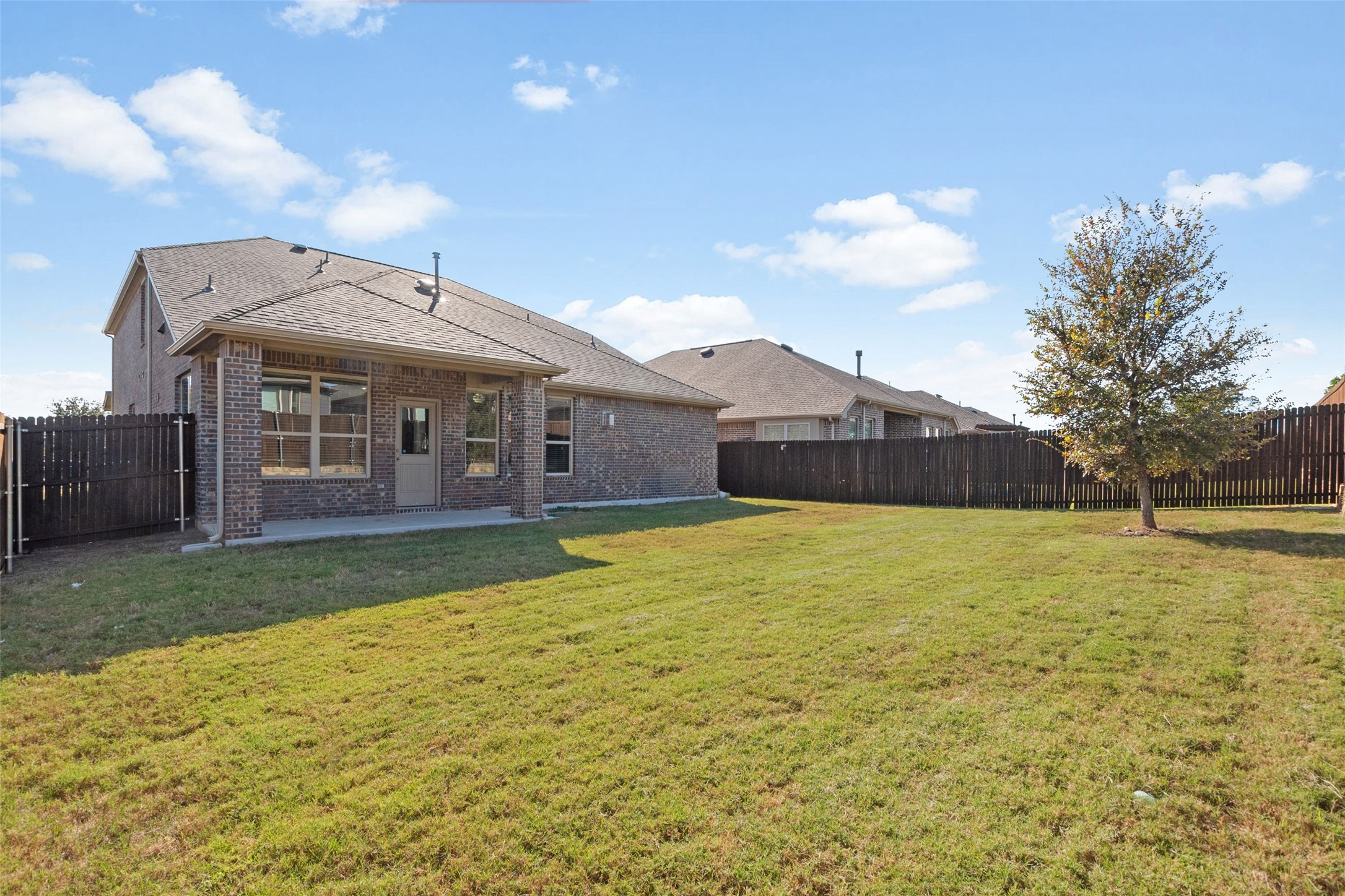Little Elm, Texas, 75068, United States, 4 Bedrooms Bedrooms, ,4 BathroomsBathrooms,Residential,For Sale,1990975