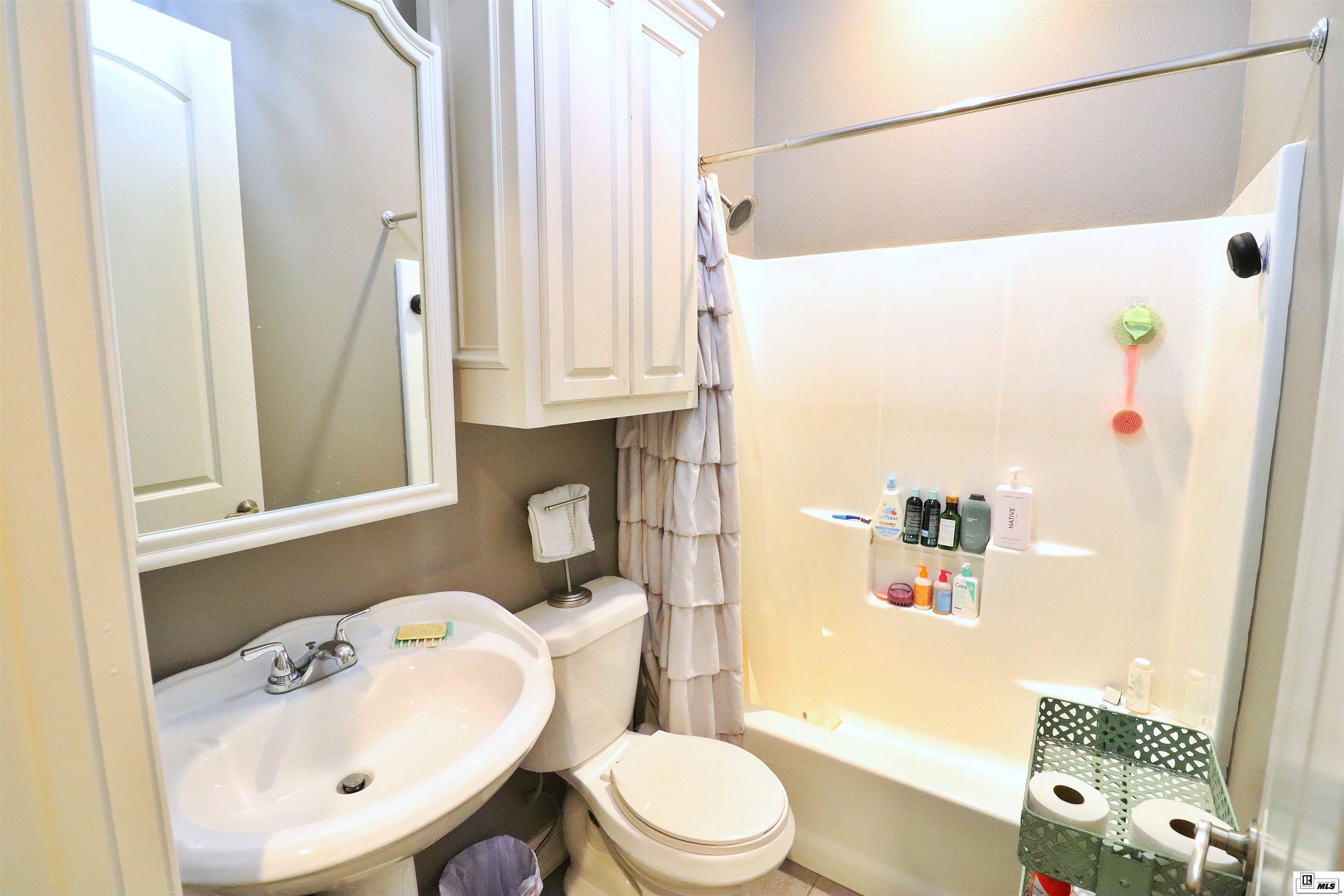 208 ANDRE DRIVE, West Monroe, Louisiana, 71291, United States, 5 Bedrooms Bedrooms, ,6 BathroomsBathrooms,Residential,For Sale,208 ANDRE DRIVE,1479144