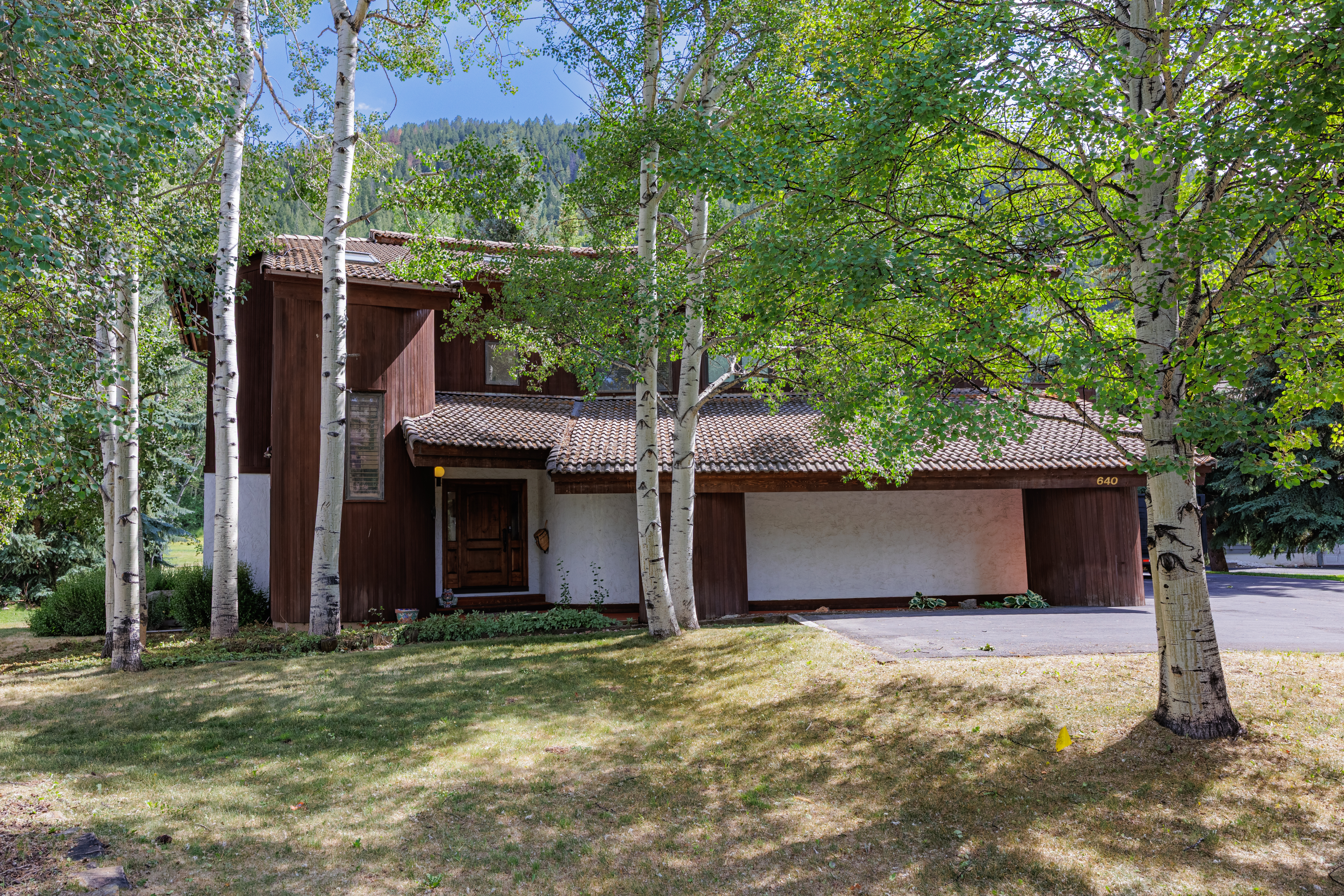  Mountain Residence Positioned at the 13th Fairway of the EagleVail Golf Course - 物件實景