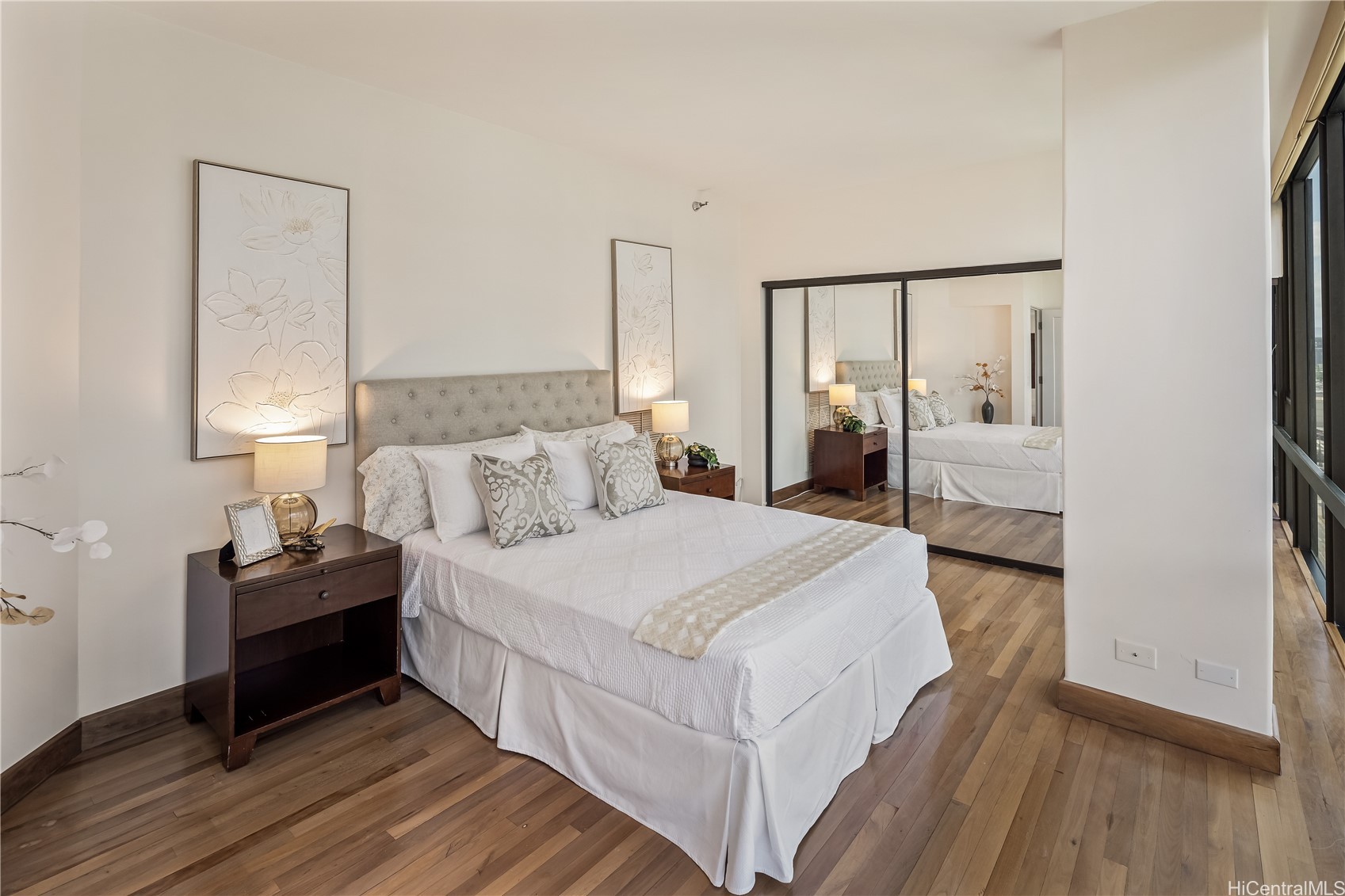 Honolulu, Hawaii, 96826, United States, 3 Bedrooms Bedrooms, ,3 BathroomsBathrooms,Residential,For Sale,1934330