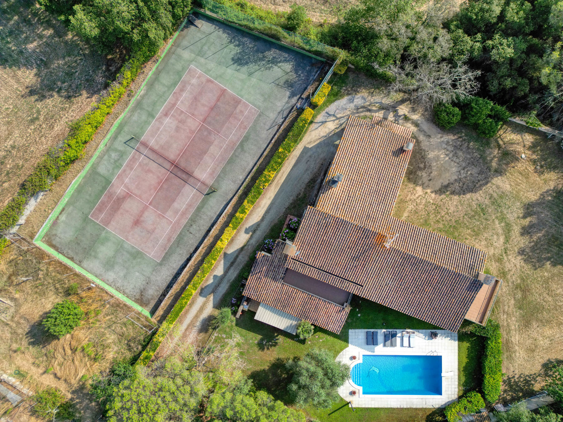  Beautiful villa in ideal location, surrounded by nature, in Solius - 物件實景
