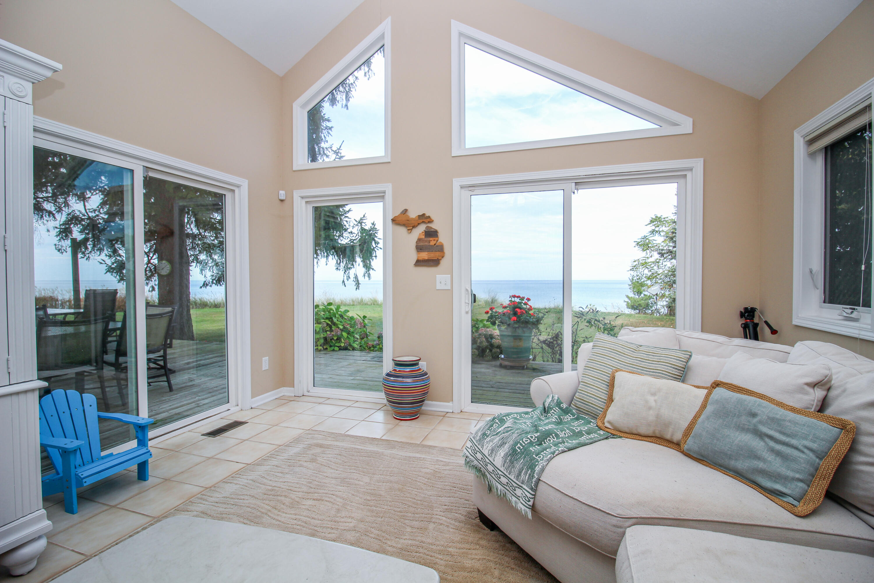 South Haven, Michigan, 49090, United States, 3 Bedrooms Bedrooms, ,4 BathroomsBathrooms,Residential,For Sale,1982825