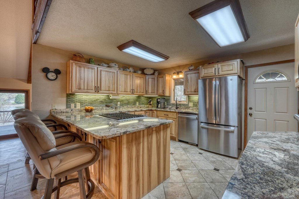 Hayesville, North Carolina, 28904, United States, 3 Bedrooms Bedrooms, ,4 BathroomsBathrooms,Residential,For Sale,1758410