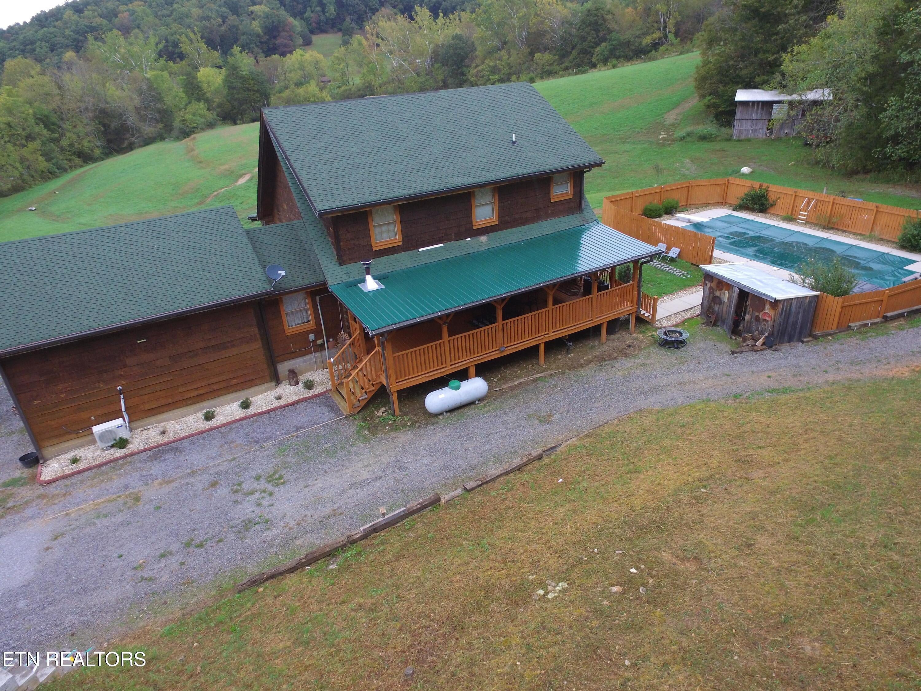 New Tazewell, Tennessee, 37825, United States, 3 Bedrooms Bedrooms, ,3 BathroomsBathrooms,Residential,For Sale,1961424