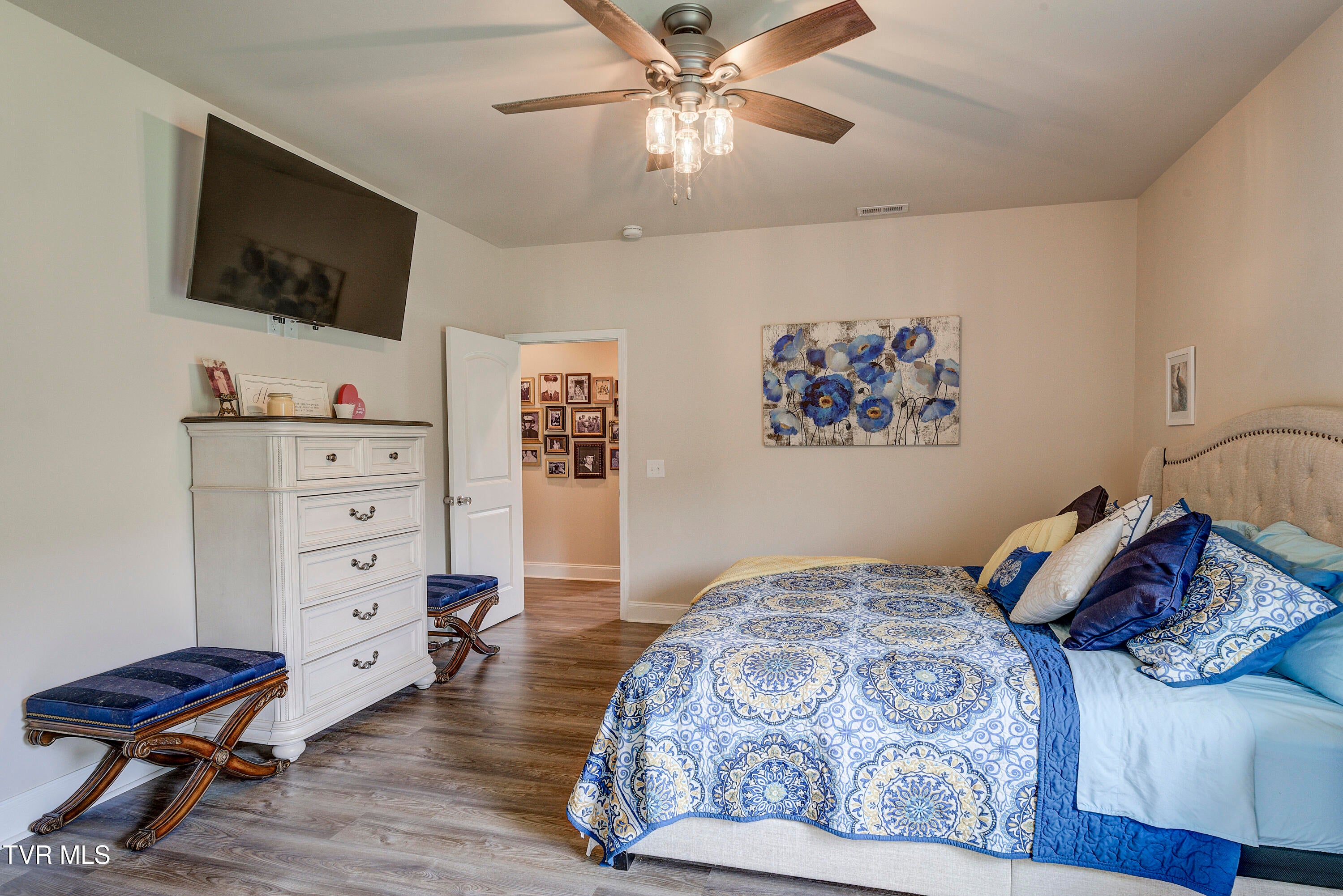 Elizabethton, Tennessee, 37643, United States, 3 Bedrooms Bedrooms, ,2 BathroomsBathrooms,Residential,For Sale,1925509