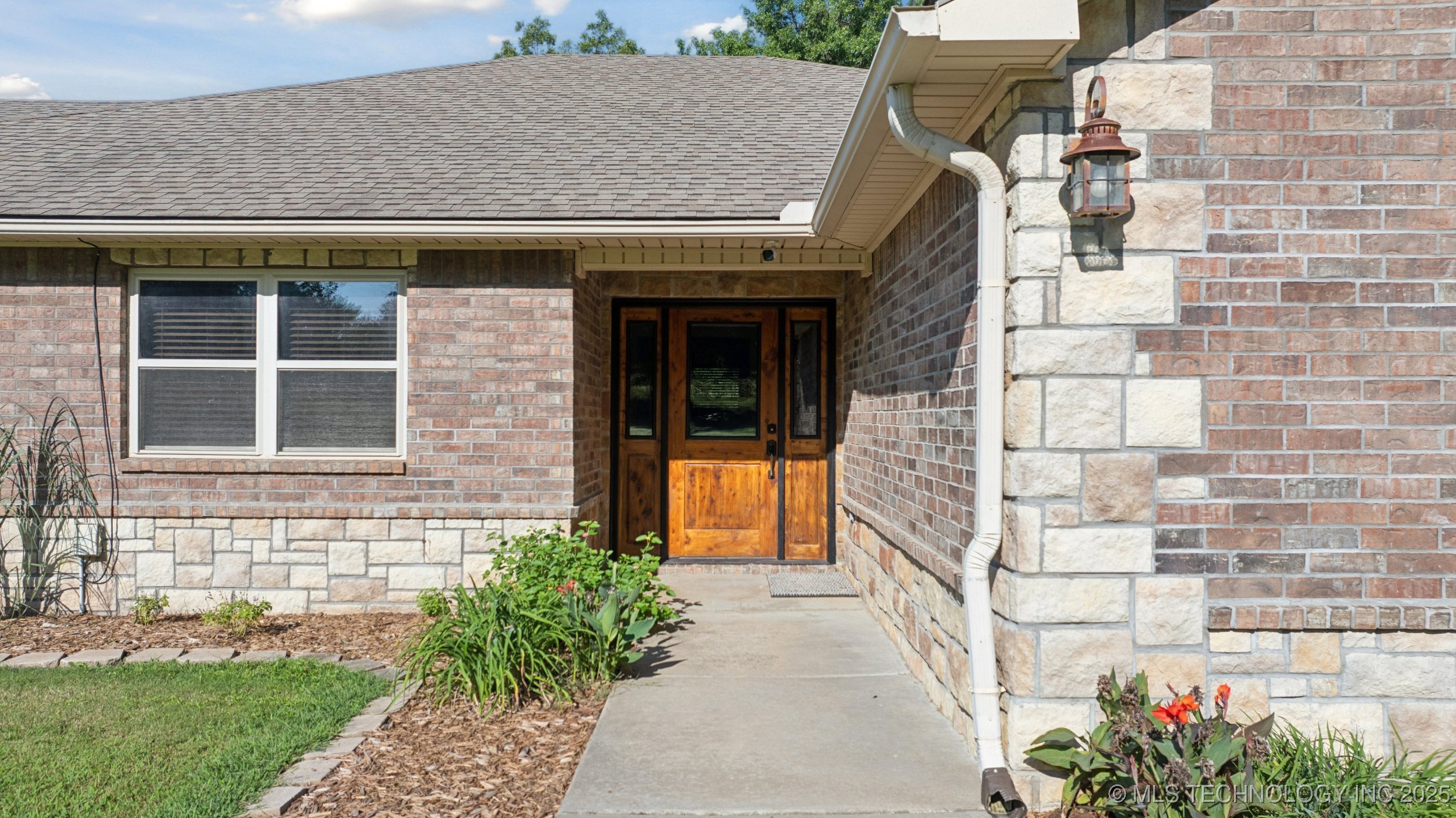 Henryetta, Oklahoma, 74437, United States, 4 Bedrooms Bedrooms, ,4 BathroomsBathrooms,Residential,For Sale,1939303