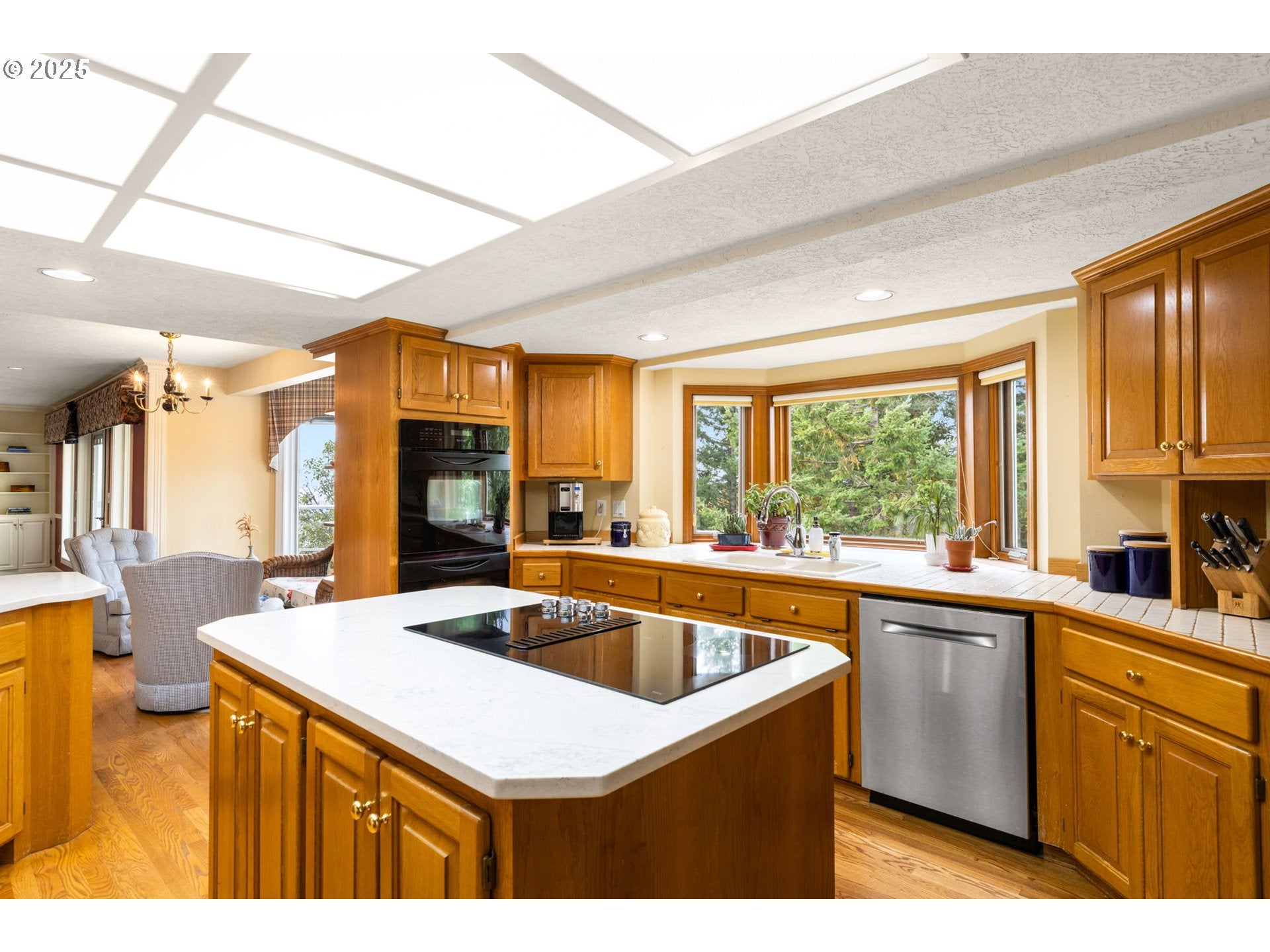 Happy Valley, Oregon, 97086, United States, 3 Bedrooms Bedrooms, ,4 BathroomsBathrooms,Residential,For Sale,1990937