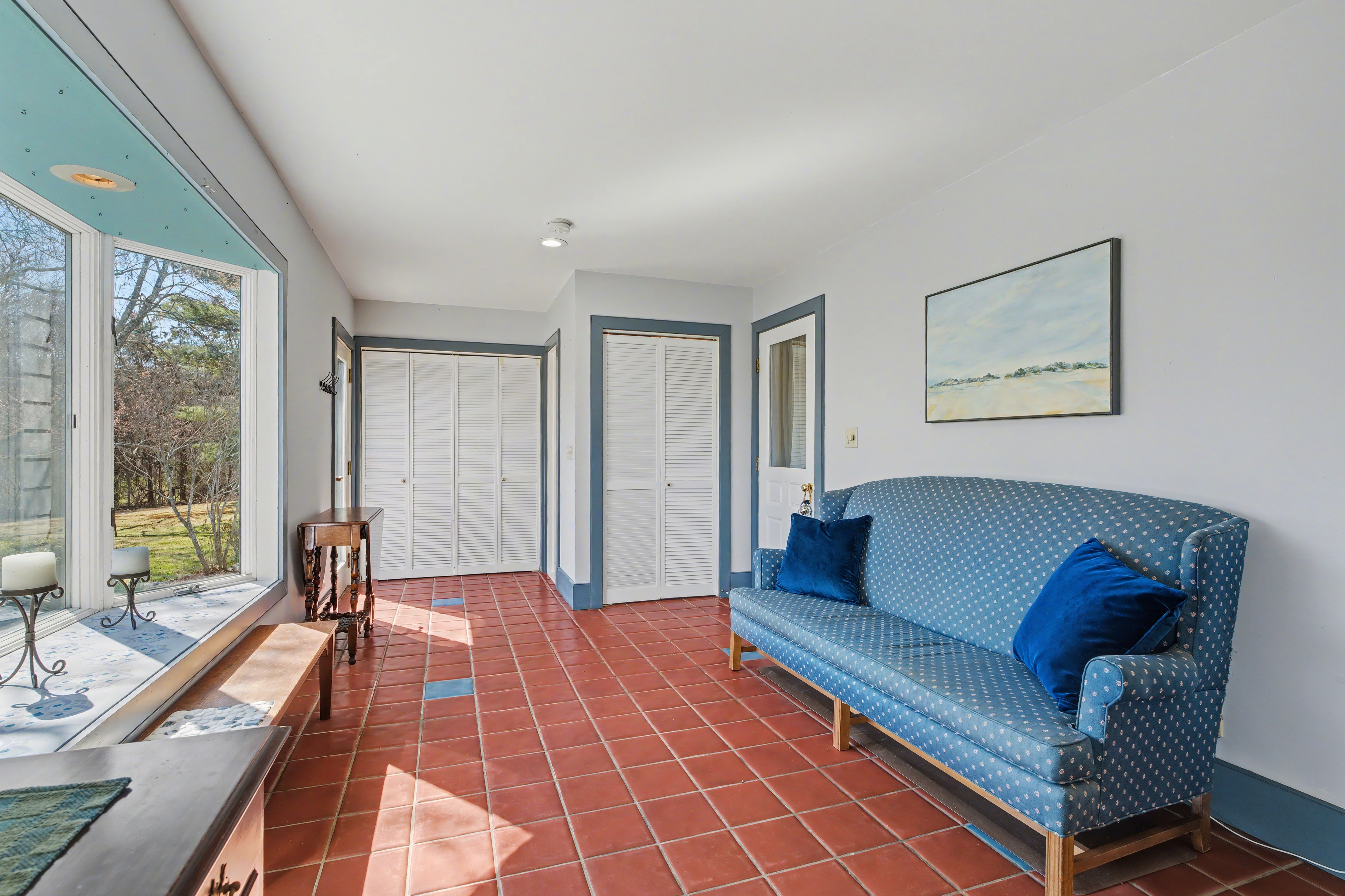  Spacious Main House and Separate Guest Home on 3.64 Acres - 物件實景