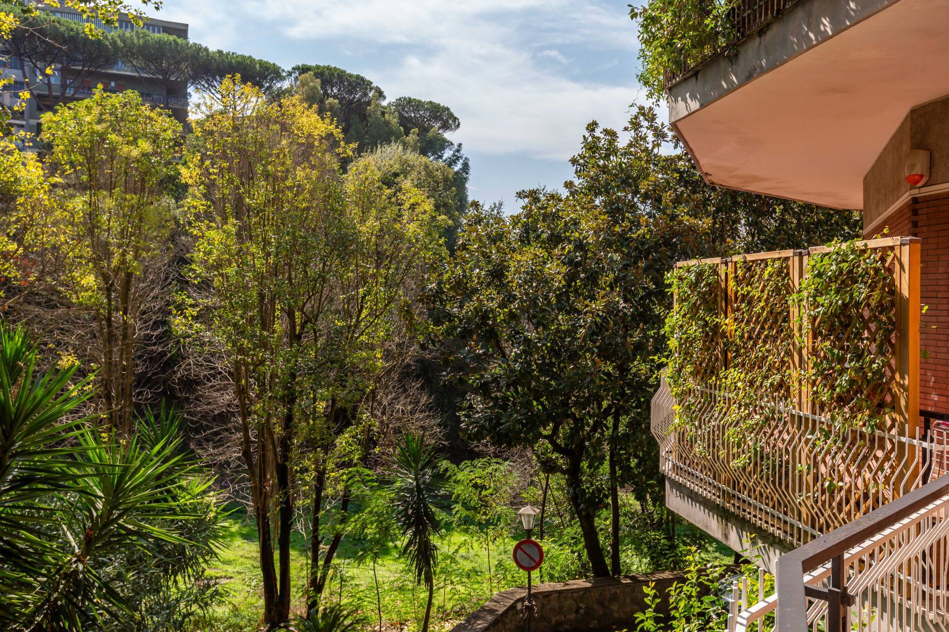 Roma, Roma, 00100, IT, 4 Bedrooms Bedrooms, ,4 BathroomsBathrooms,Residential,For Sale,1992075