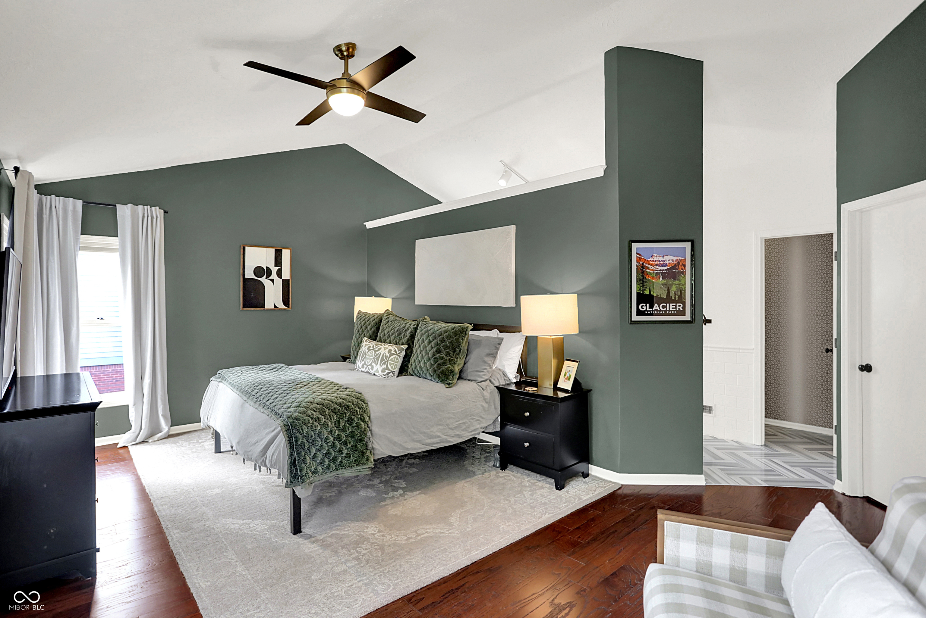 Carmel, Indiana, 46033, United States, 4 Bedrooms Bedrooms, ,3 BathroomsBathrooms,Residential,For Sale,1981057