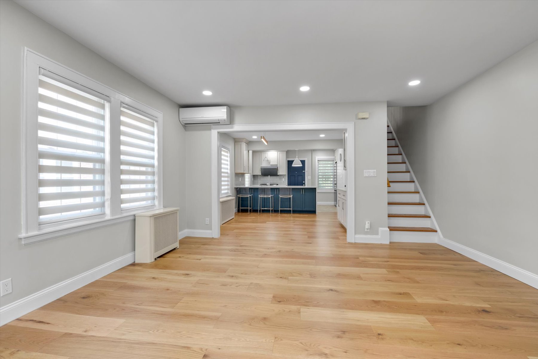  ?REMARKABLY RENOVATED SEMI DETACHED HOME IN FOREST HILLS HILLS? - 物件實景