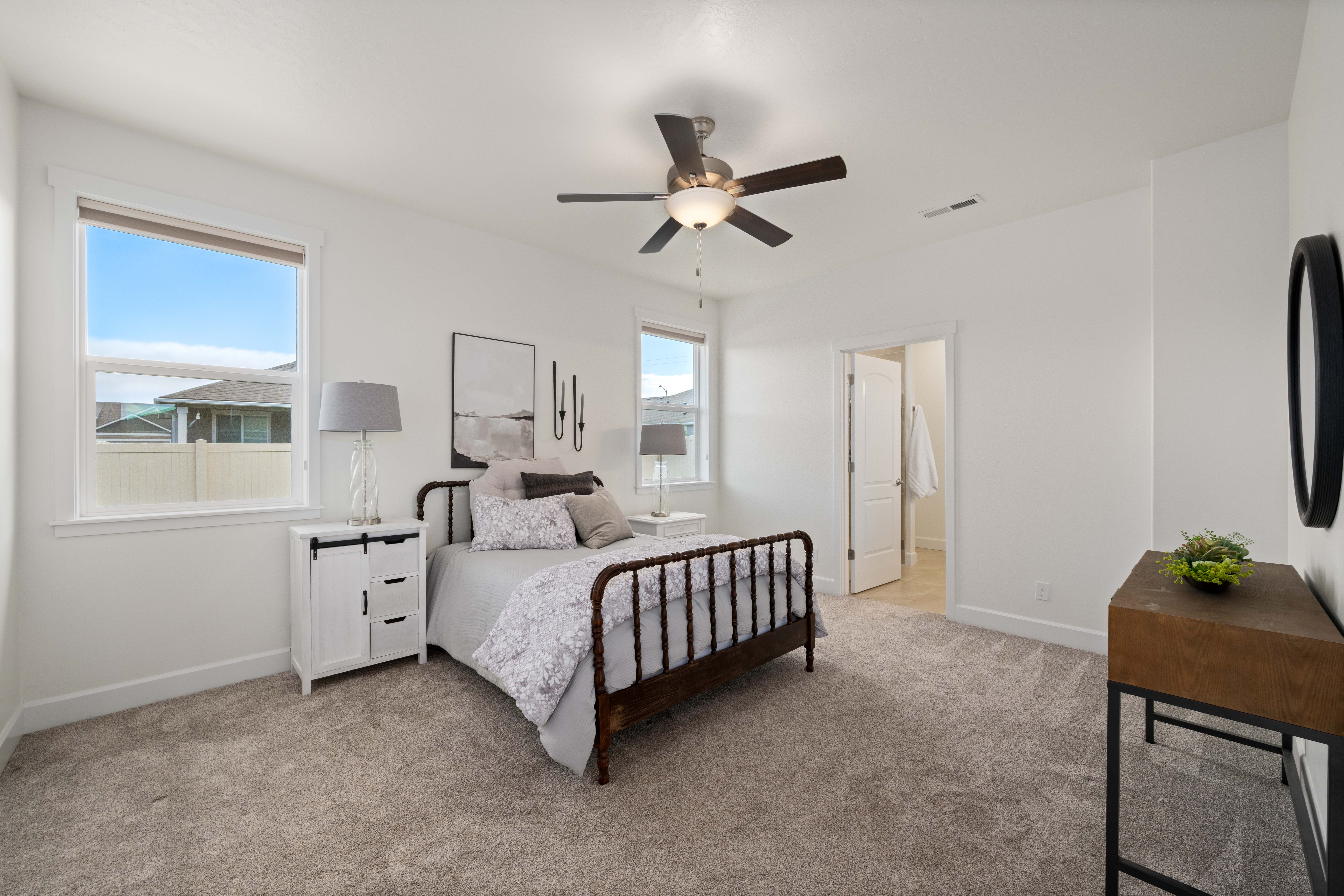  55+ Low Maintenance Living - 物件實景