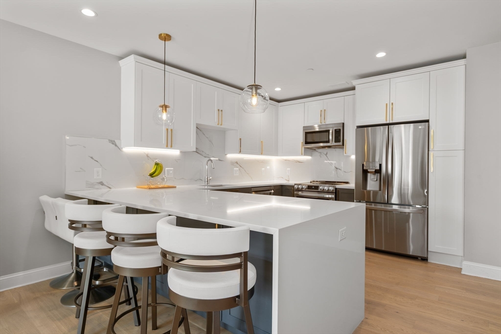 Boston, Massachusetts, 02135, United States, 2 Bedrooms Bedrooms, ,2 BathroomsBathrooms,Residential,For Sale,1940809