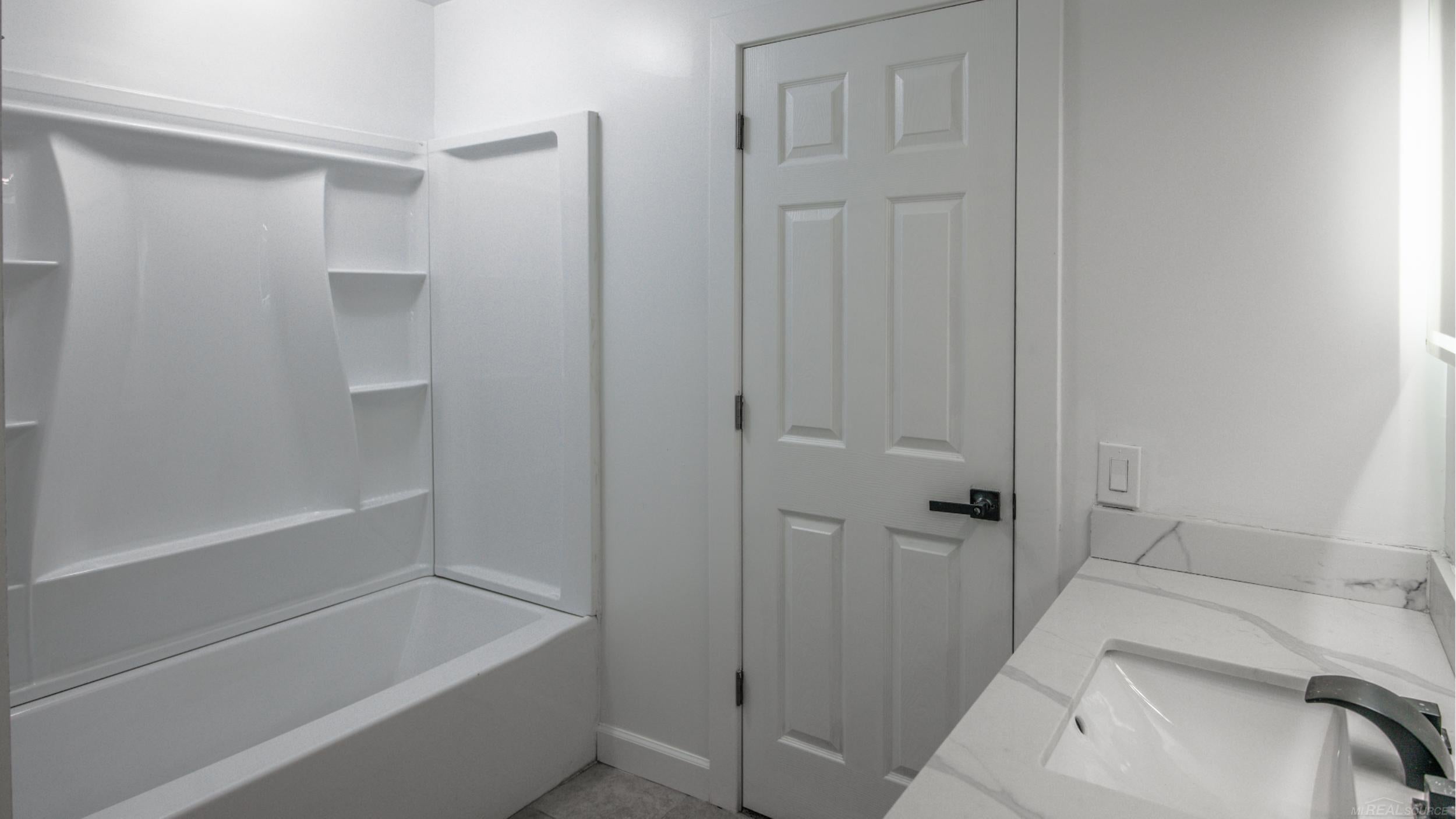 Columbus, Michigan, 48063, United States, 3 Bedrooms Bedrooms, ,3 BathroomsBathrooms,Residential,For Sale,1974296