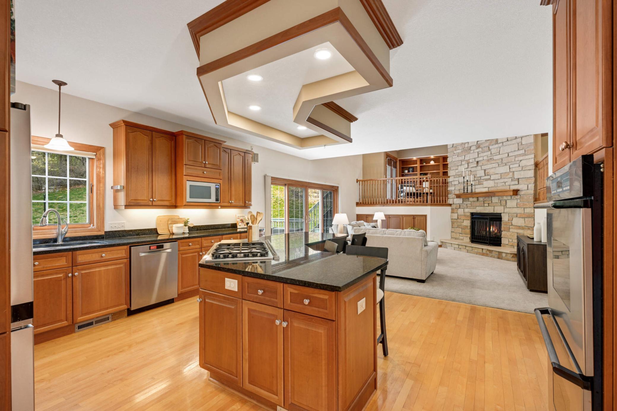 Woodbury, Minnesota, 55129, United States, 5 Bedrooms Bedrooms, ,5 BathroomsBathrooms,Residential,For Sale,1989522