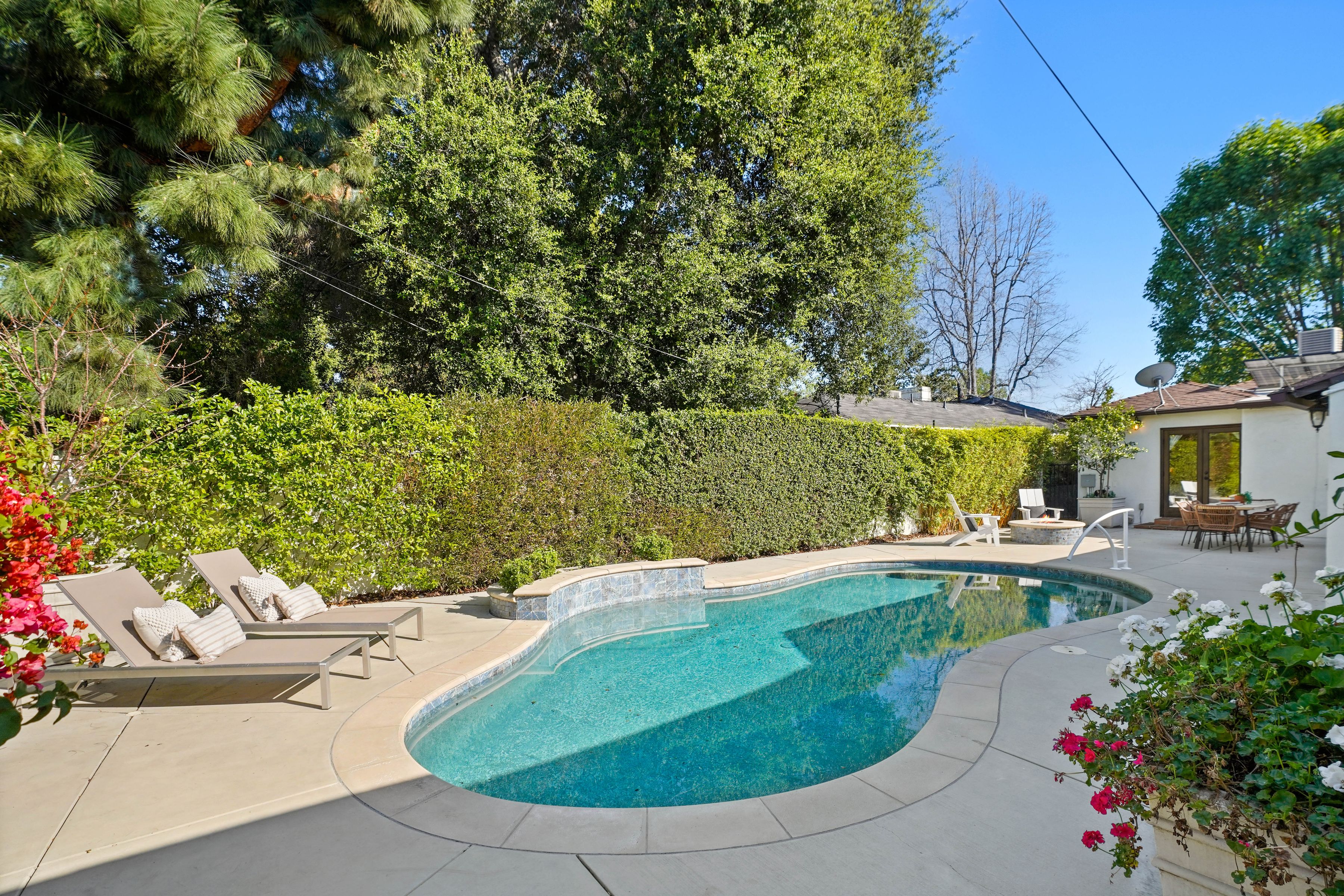  11593 Kling Street - 物件實景