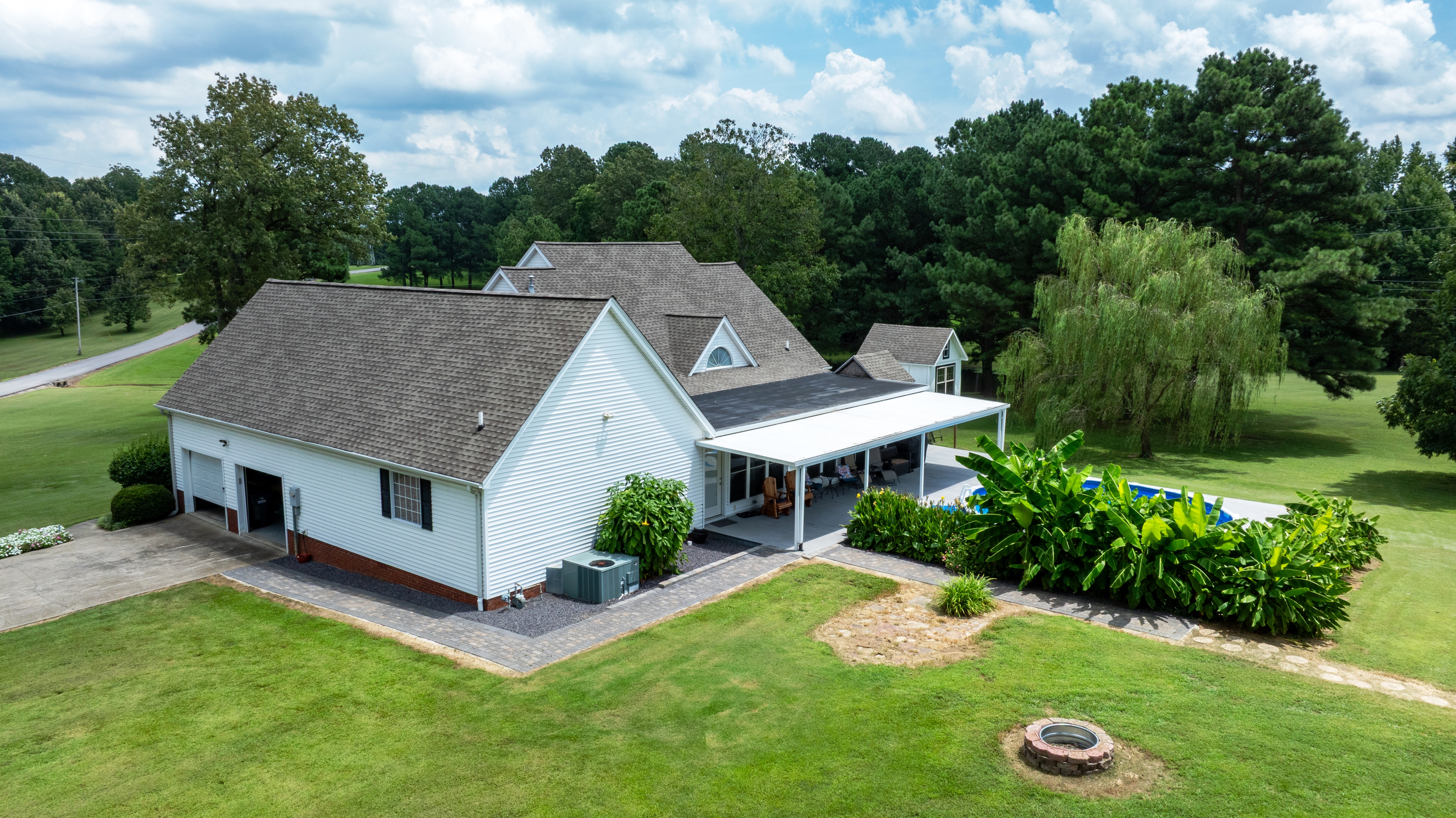 Paducah, Kentucky, 42003, United States, 4 Bedrooms Bedrooms, ,2 BathroomsBathrooms,Residential,For Sale,1974262