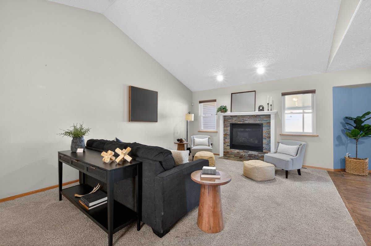 Cheyenne, Wyoming, 82009, United States, 5 Bedrooms Bedrooms, ,2 BathroomsBathrooms,Residential,For Sale,2016553