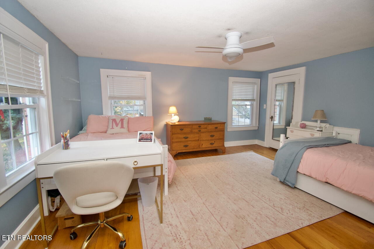 Maryville, Tennessee, 37803, United States, 4 Bedrooms Bedrooms, ,3 BathroomsBathrooms,Residential,For Sale,1989272