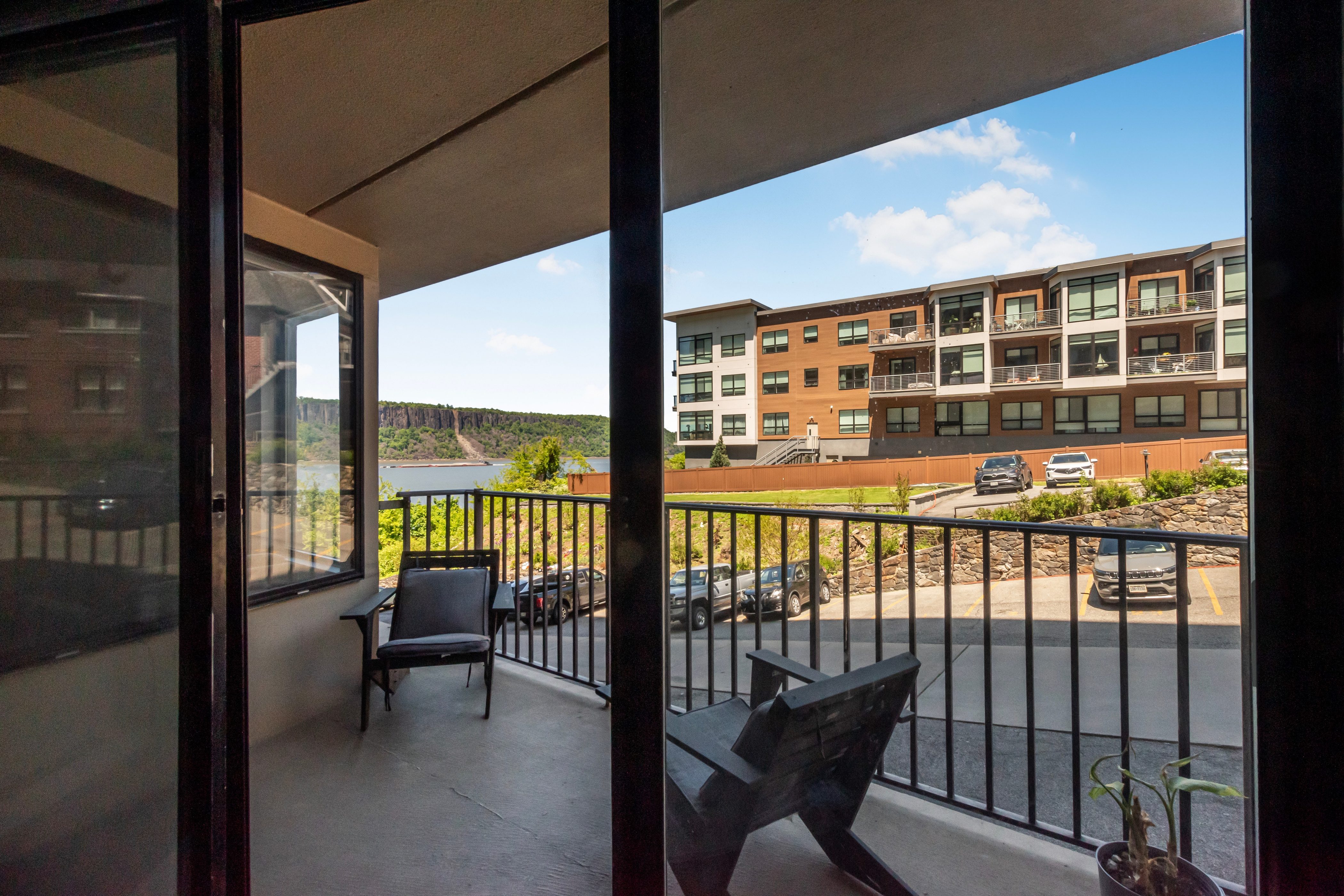  1155 Warburton Avenue - 物件實景