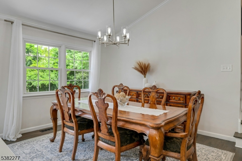 Springfield Twp., New Jersey, 07081, United States, 4 Bedrooms Bedrooms, ,3 BathroomsBathrooms,Residential,For Sale,1938892