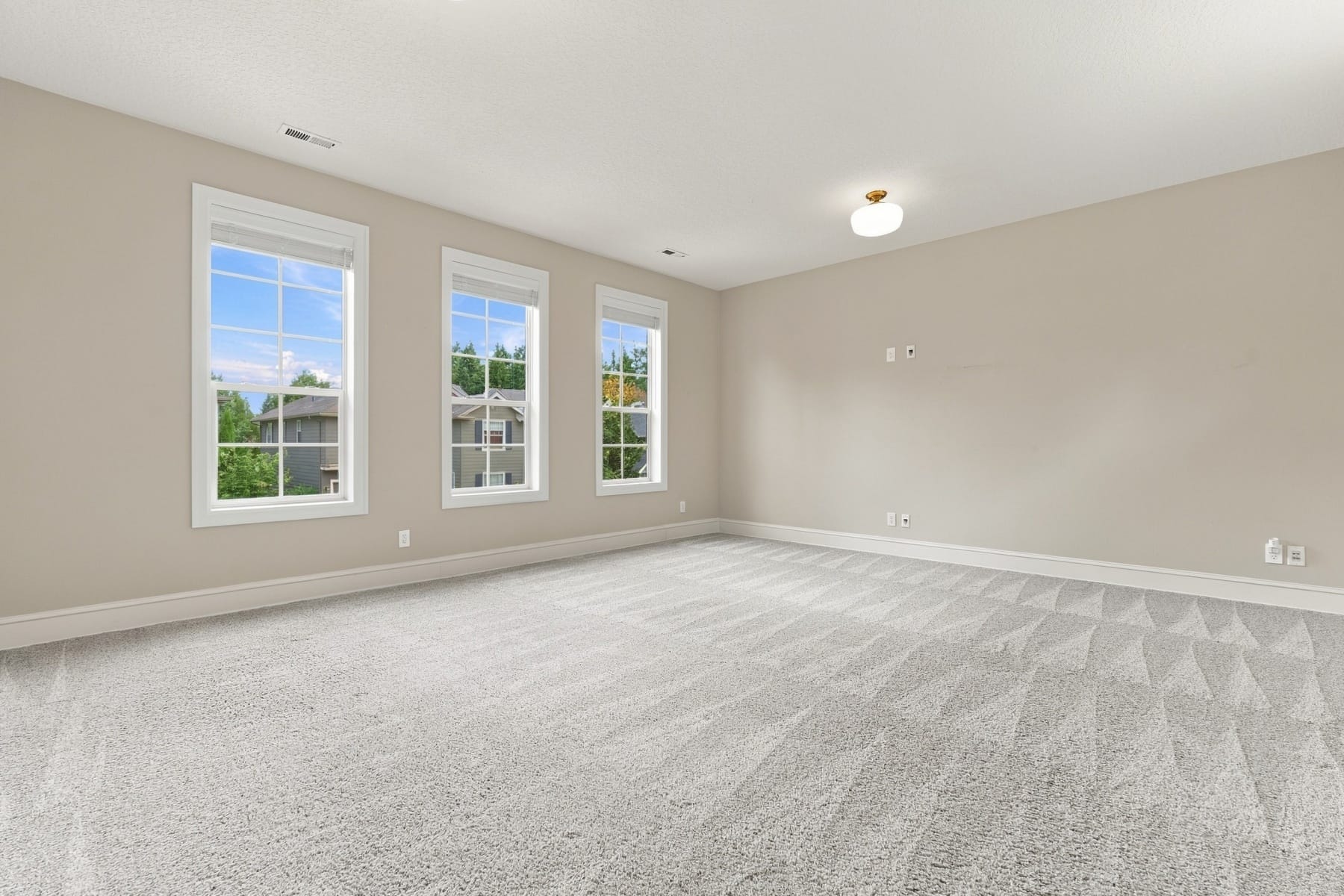  10340 SW HELENIUS ST Tualatin, OR 97062 - 物件實景