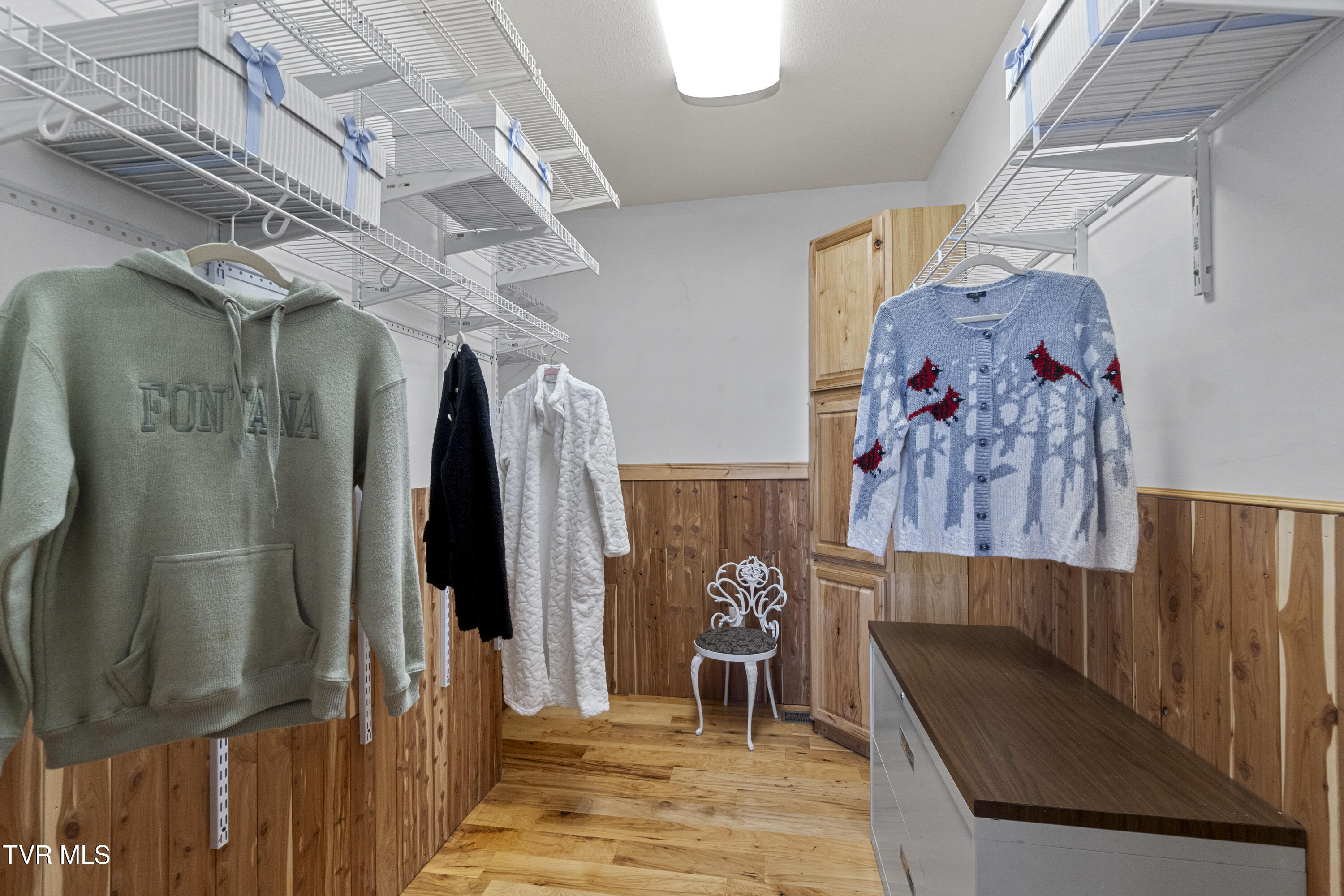 Parrottsville, Tennessee, 37843, United States, 5 Bedrooms Bedrooms, ,4 BathroomsBathrooms,Residential,For Sale,2005757