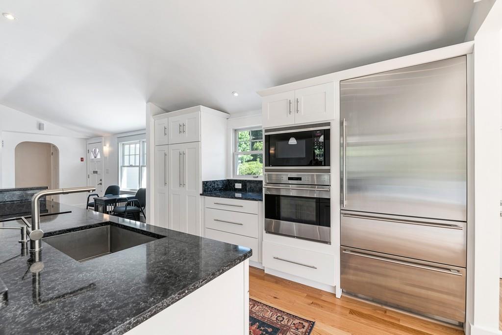 Hamilton, Massachusetts, 01982, United States, 2 Bedrooms Bedrooms, ,1 BathroomBathrooms,Residential,For Sale,1921936