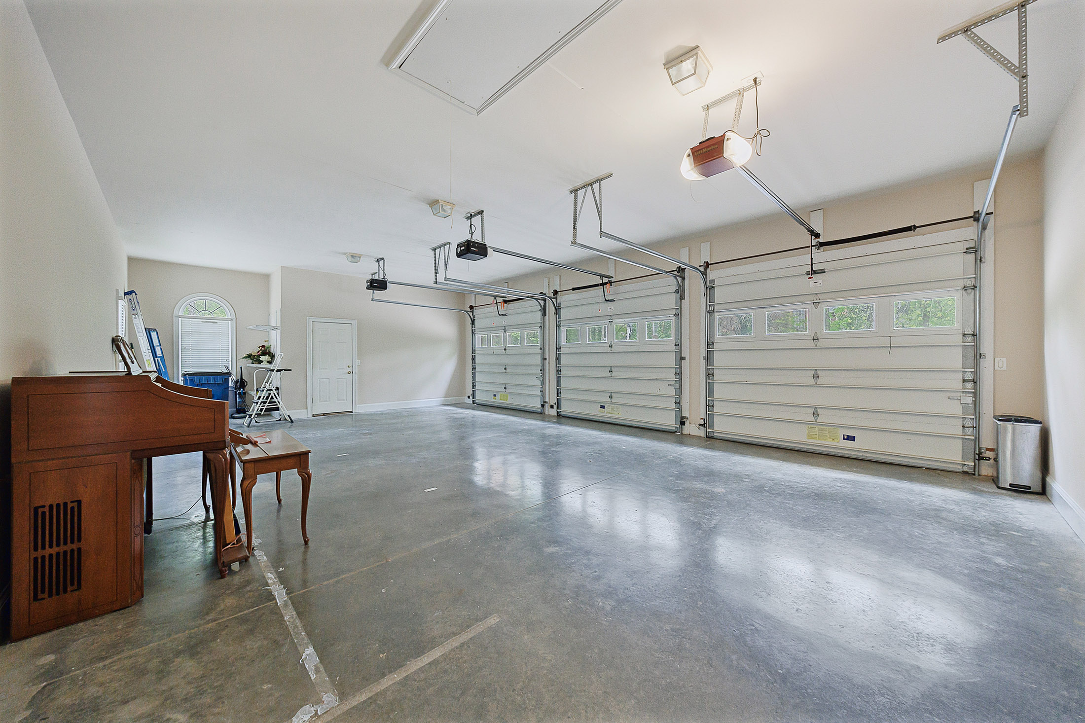  A Rare Opportunity to Own a Developer-Designed Lakefront Estate - 物件實景