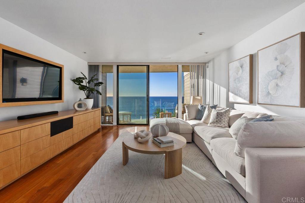 Encinitas, California, 92024, United States, 2 Bedrooms Bedrooms, ,3 BathroomsBathrooms,Residential,For Sale,1997008