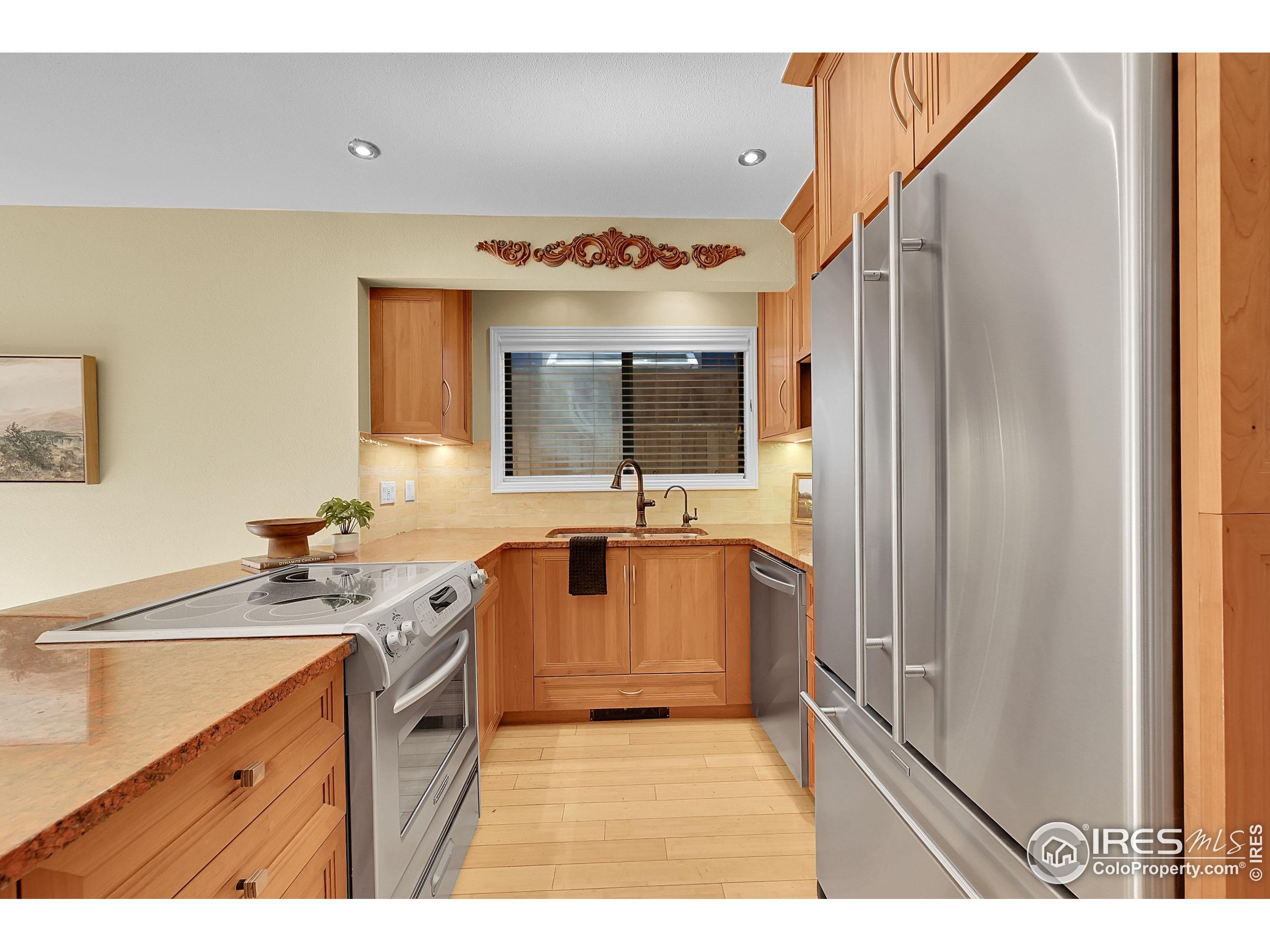 Boulder, Colorado, 80304, United States, 2 Bedrooms Bedrooms, ,3 BathroomsBathrooms,Residential,For Sale,1986544