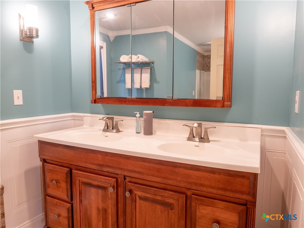 Victoria, Texas, 77905, United States, 5 Bedrooms Bedrooms, ,4 BathroomsBathrooms,Residential,For Sale,1941900