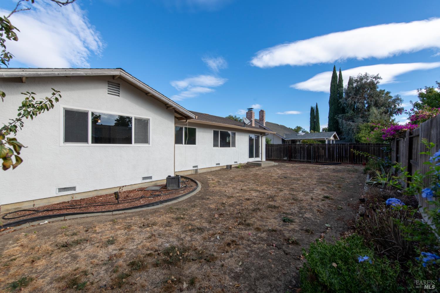 Vacaville, California, 95687, United States, 4 Bedrooms Bedrooms, ,2 BathroomsBathrooms,Residential,For Sale,1977124