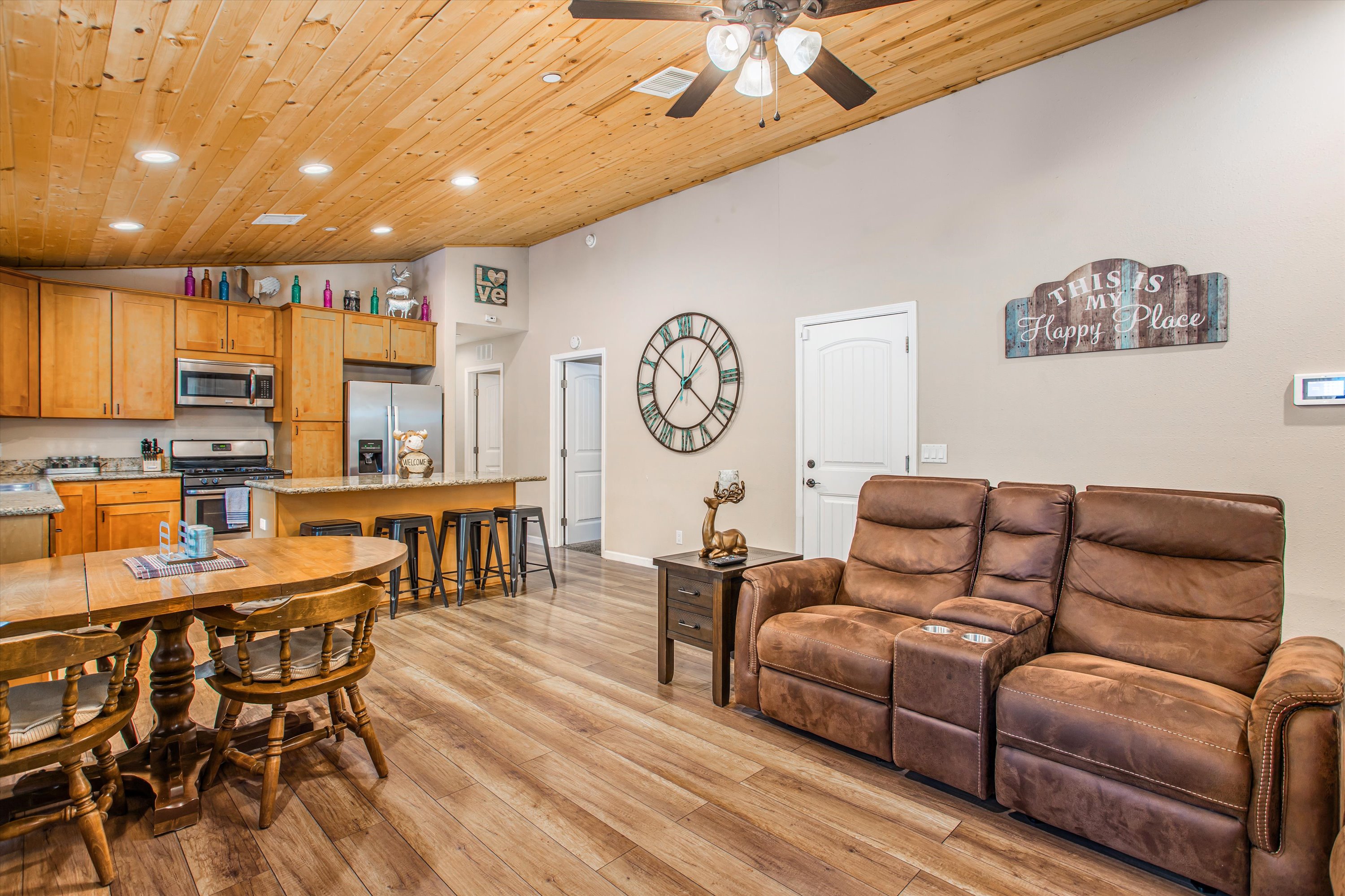 Sugarloaf, California, 92386, United States, 4 Bedrooms Bedrooms, ,2 BathroomsBathrooms,Residential,For Sale,1848559