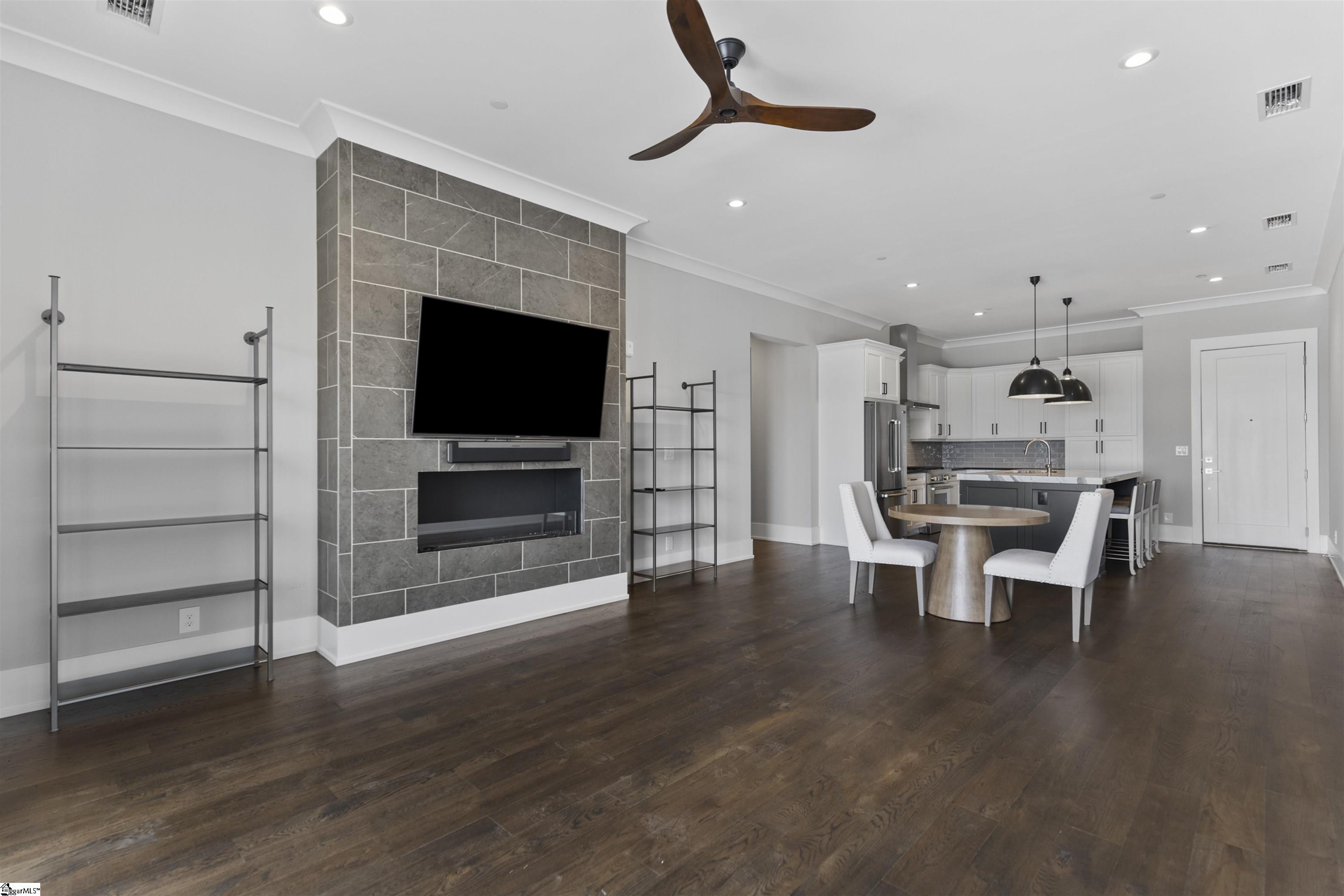 Greenville, South Carolina, 29601, United States, 2 Bedrooms Bedrooms, ,2 BathroomsBathrooms,Residential,For Sale,1777131