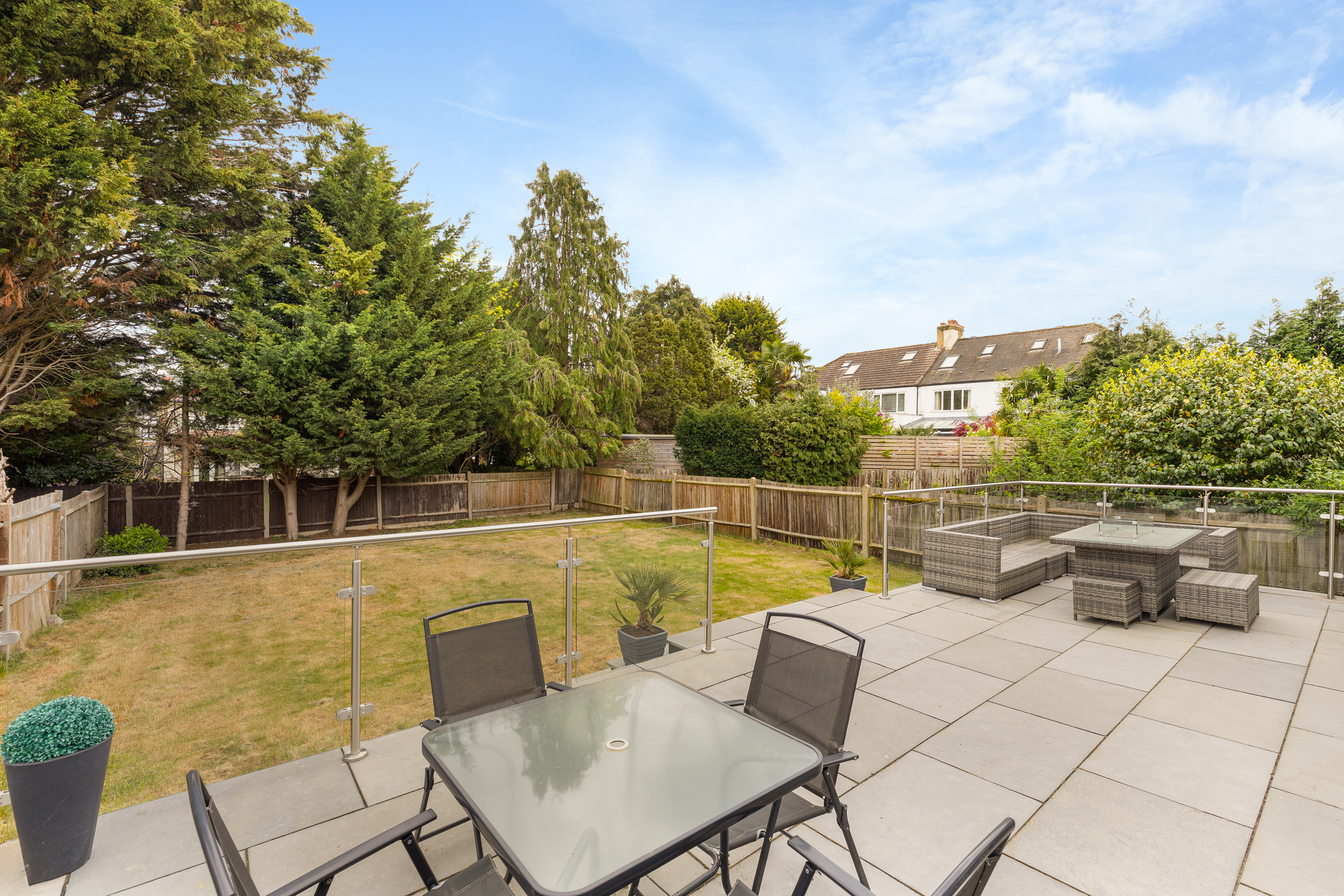  A Detached House with a Generous Garden Between Richmond Park and Wimbledon Comm - 物件實景