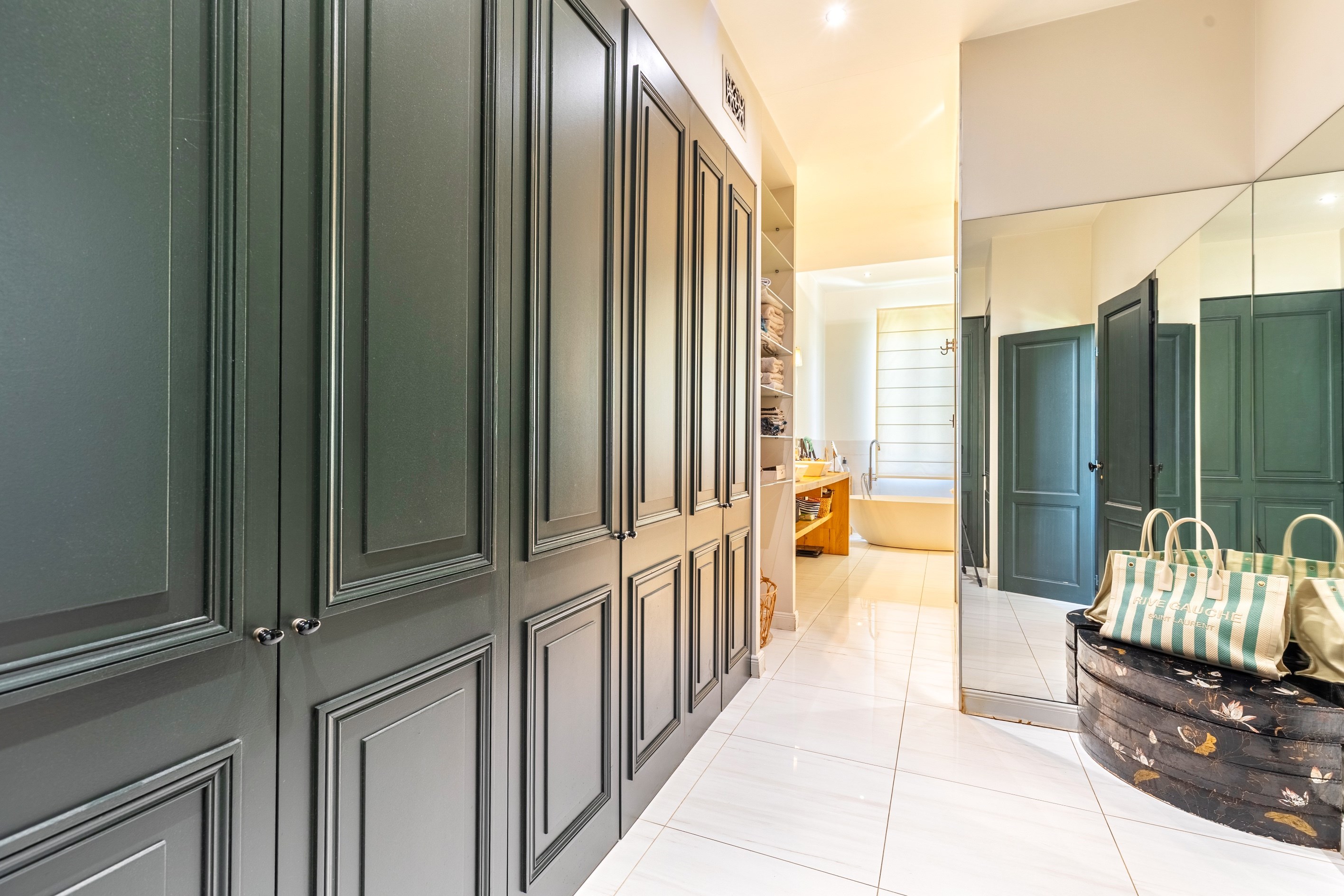  CROIX BLANCHE - ELEGANT FAMILY HOME - 5 BEDROOMS - SWIMMING POOL - GARAGE - 物件實景