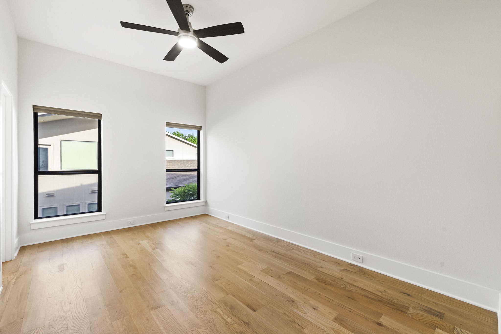 Houston, Texas, 77098, United States, 3 Bedrooms Bedrooms, ,4 BathroomsBathrooms,Residential,For Sale,1975759