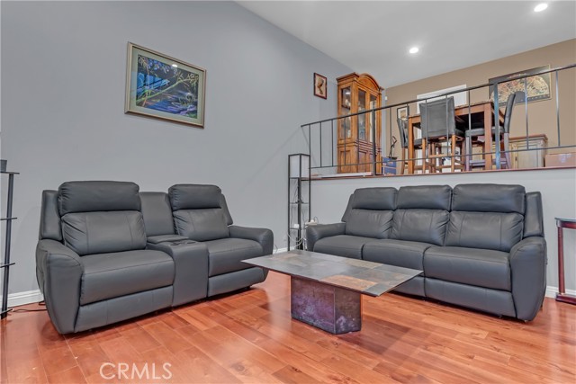 Valley Village, California, 91607, United States, 2 Bedrooms Bedrooms, ,2 BathroomsBathrooms,Residential,For Sale,1989937