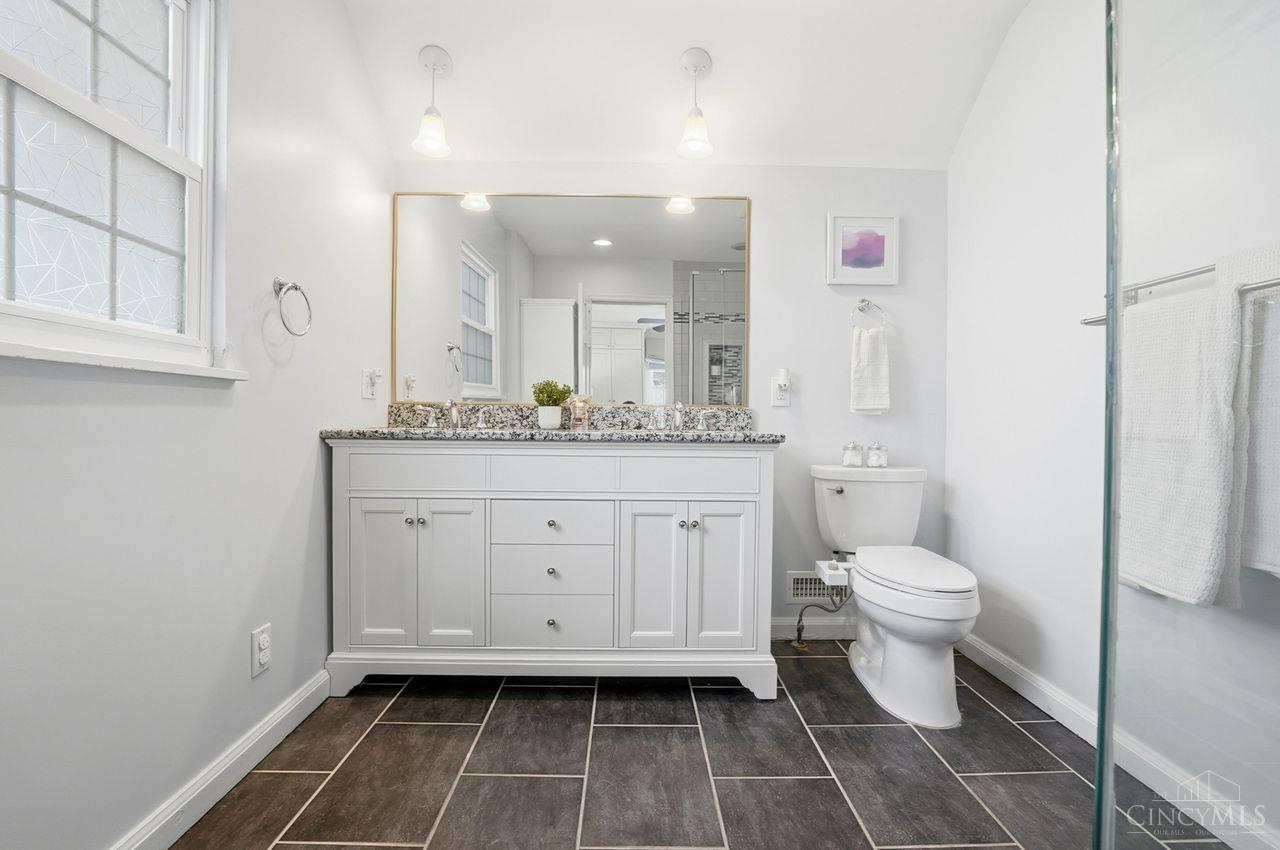 Cincinnati, Ohio, 45209, United States, 3 Bedrooms Bedrooms, ,4 BathroomsBathrooms,Residential,For Sale,2003338