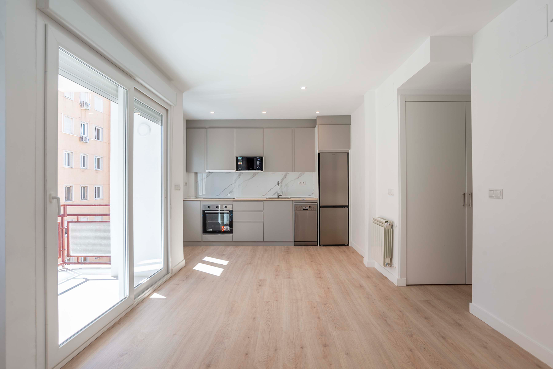  2-bedroom flat with small terrace, renovated and ready to move in - 物件實景